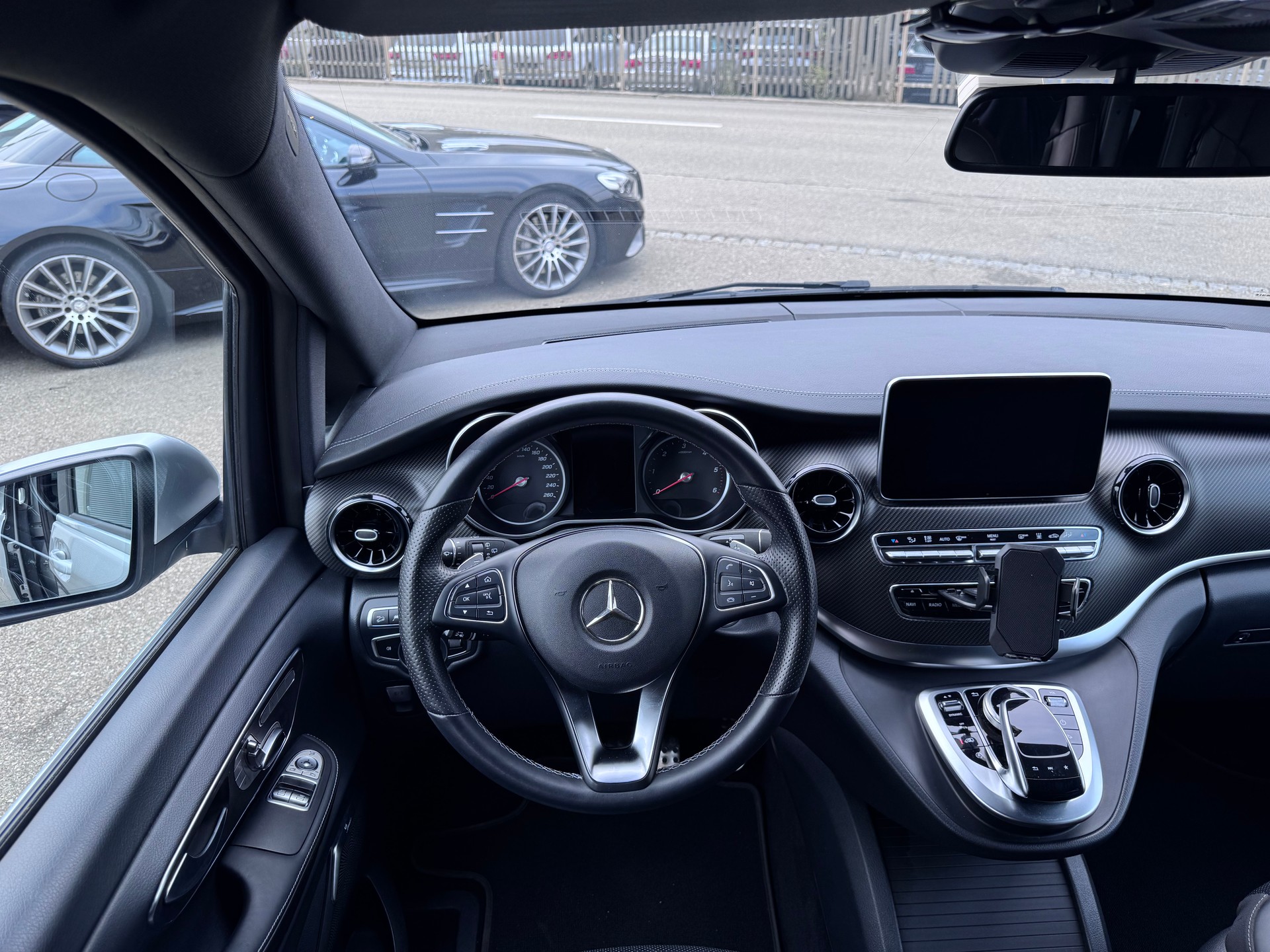 MERCEDES-BENZ V 300 d lang Avantgarde 4Matic 9G-Tronic-image-8