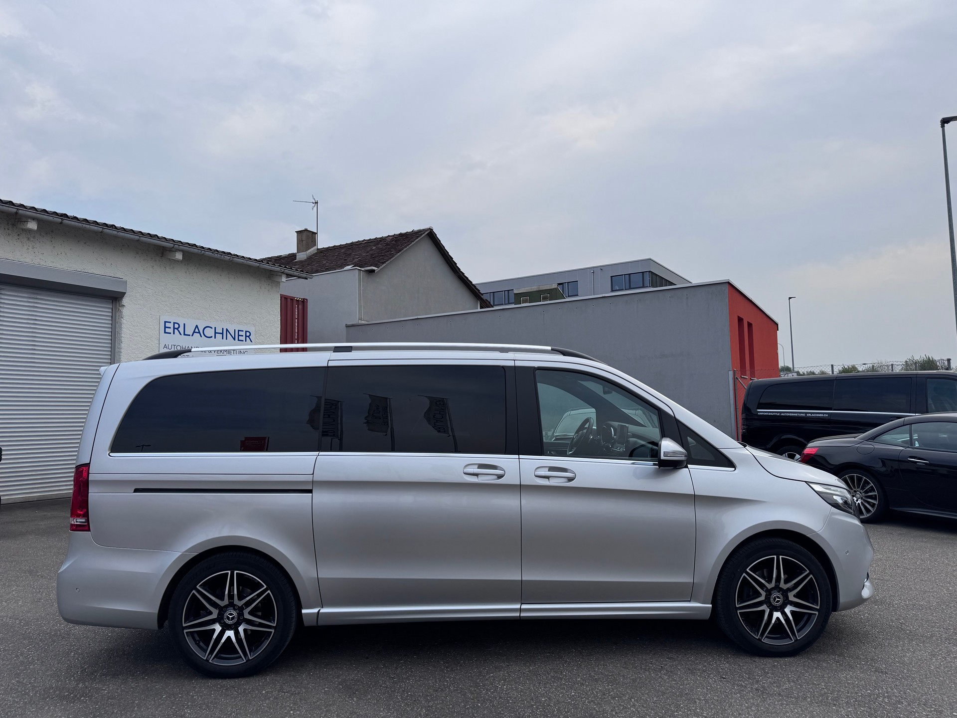 MERCEDES-BENZ V 300 d lang Avantgarde 4Matic 9G-Tronic-image-5