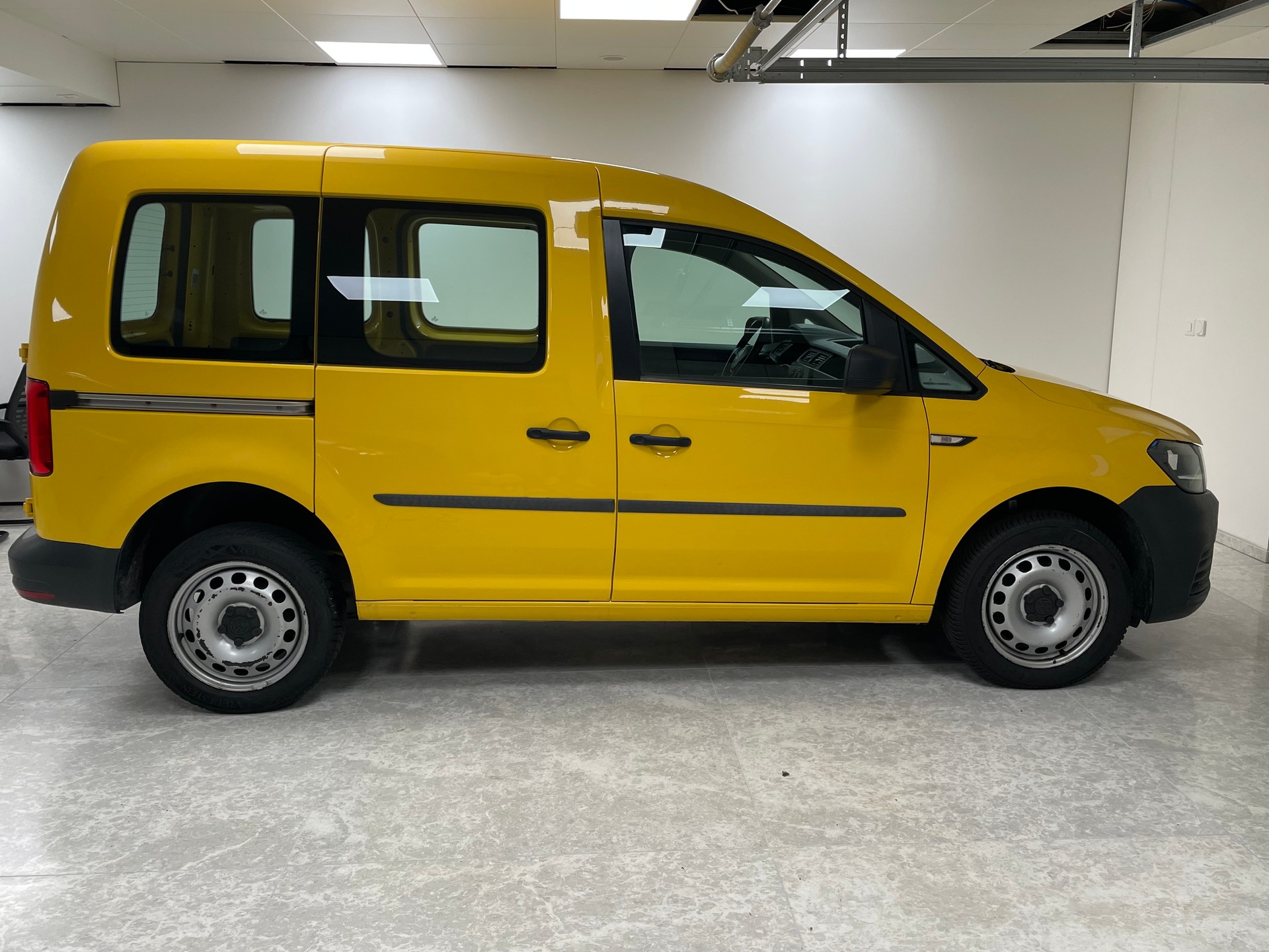 VW Caddy 2.0TDI 4Motion BlueMotion Technology DSG-image-5