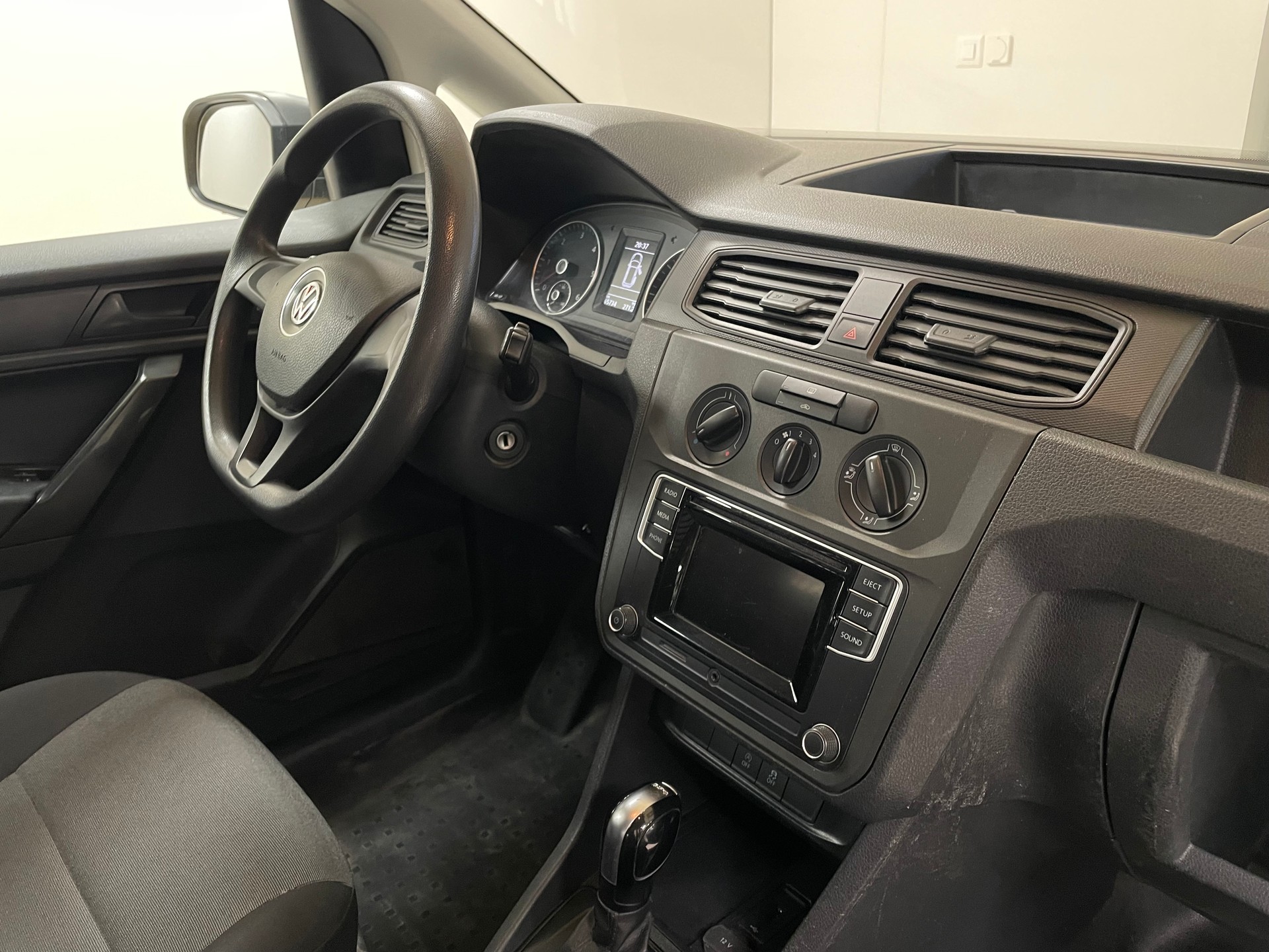 VW Caddy 2.0TDI 4Motion BlueMotion Technology DSG-image-12