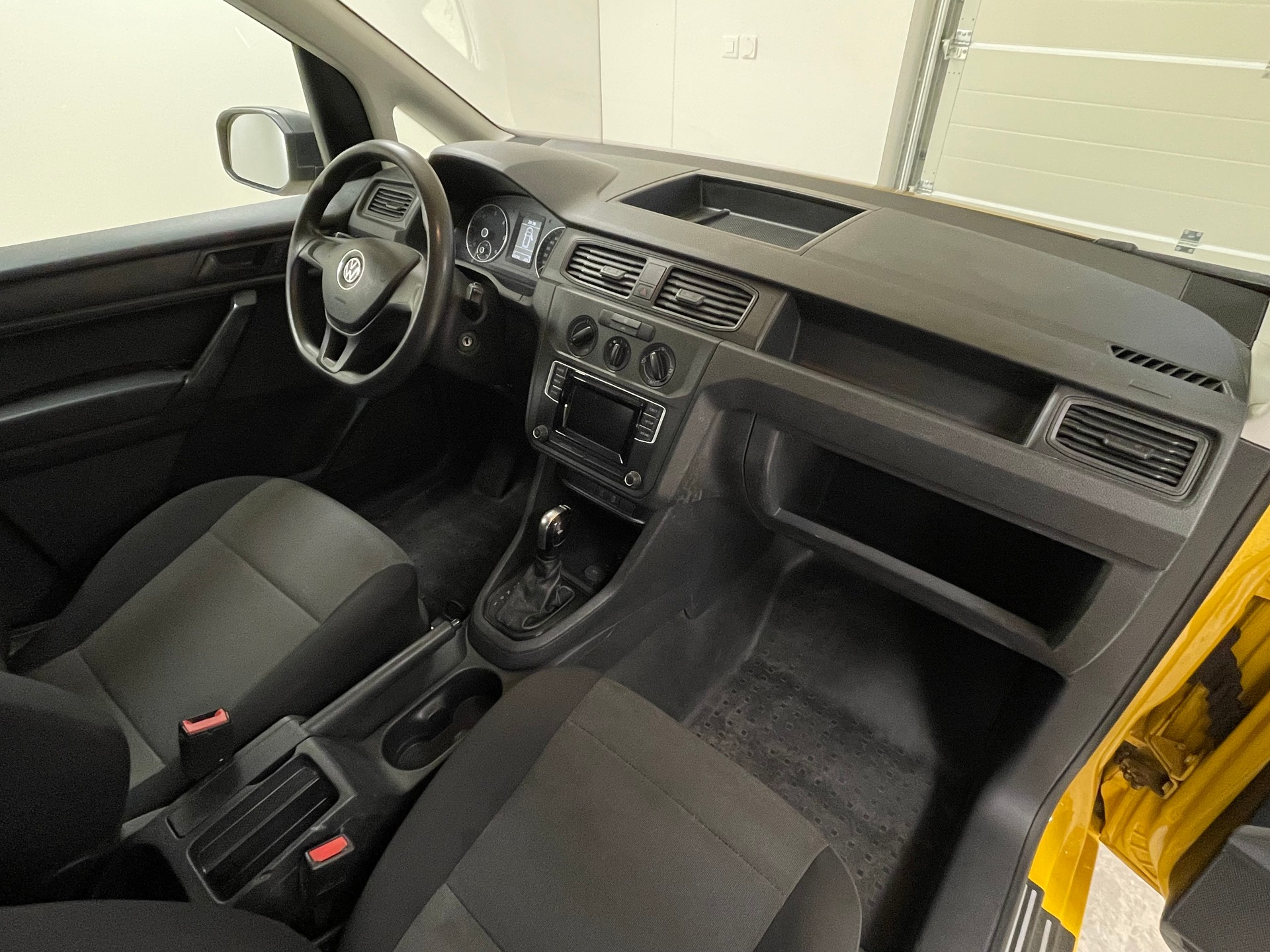 VW Caddy 2.0TDI 4Motion BlueMotion Technology DSG-image-11