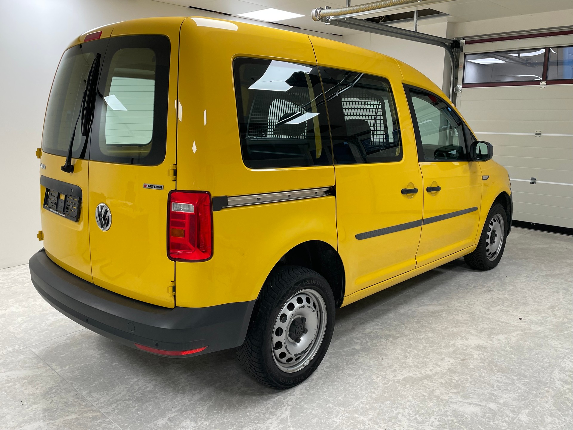 VW Caddy 2.0TDI 4Motion BlueMotion Technology DSG-image-4