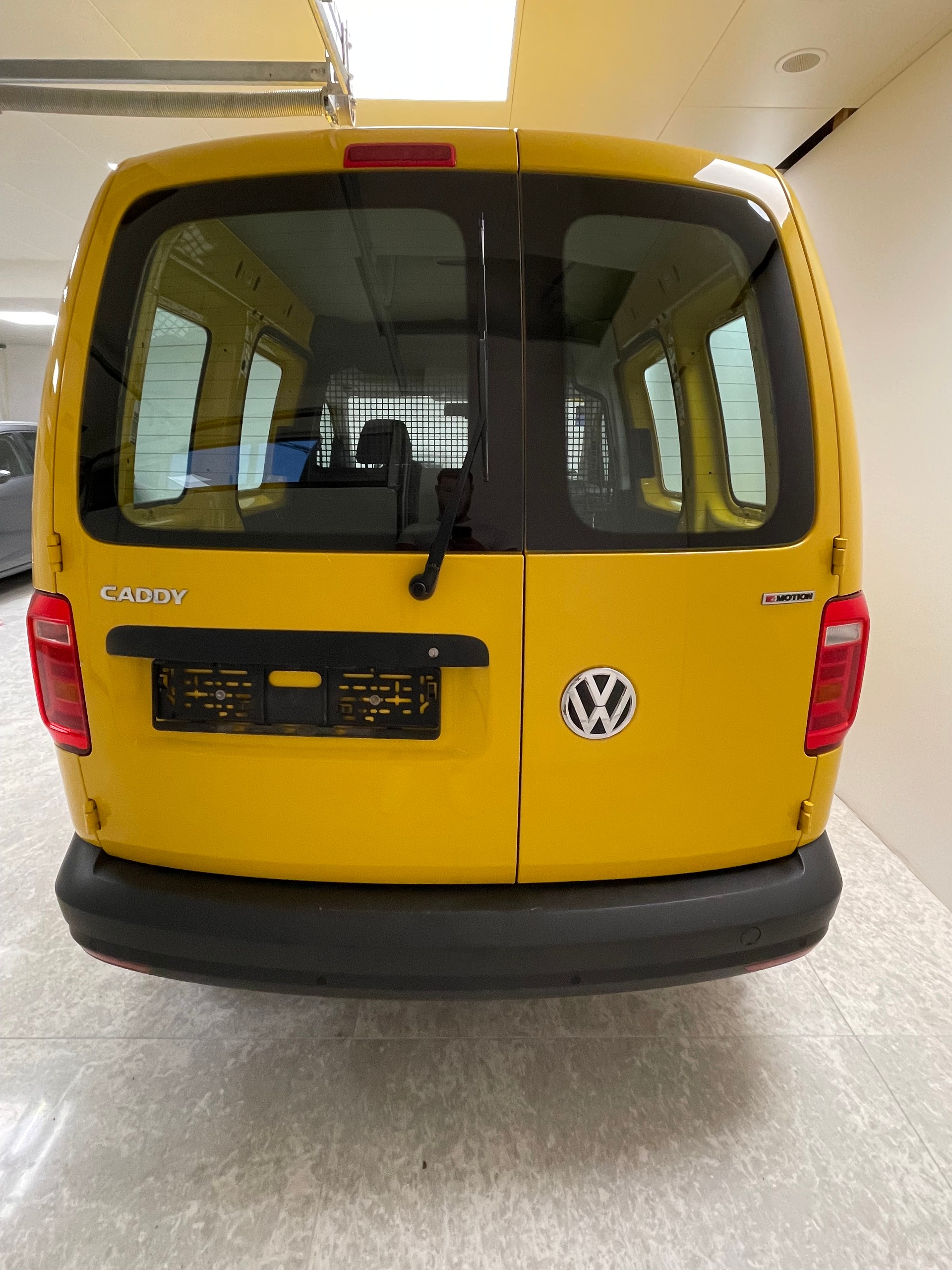VW Caddy 2.0TDI 4Motion BlueMotion Technology DSG-image-3
