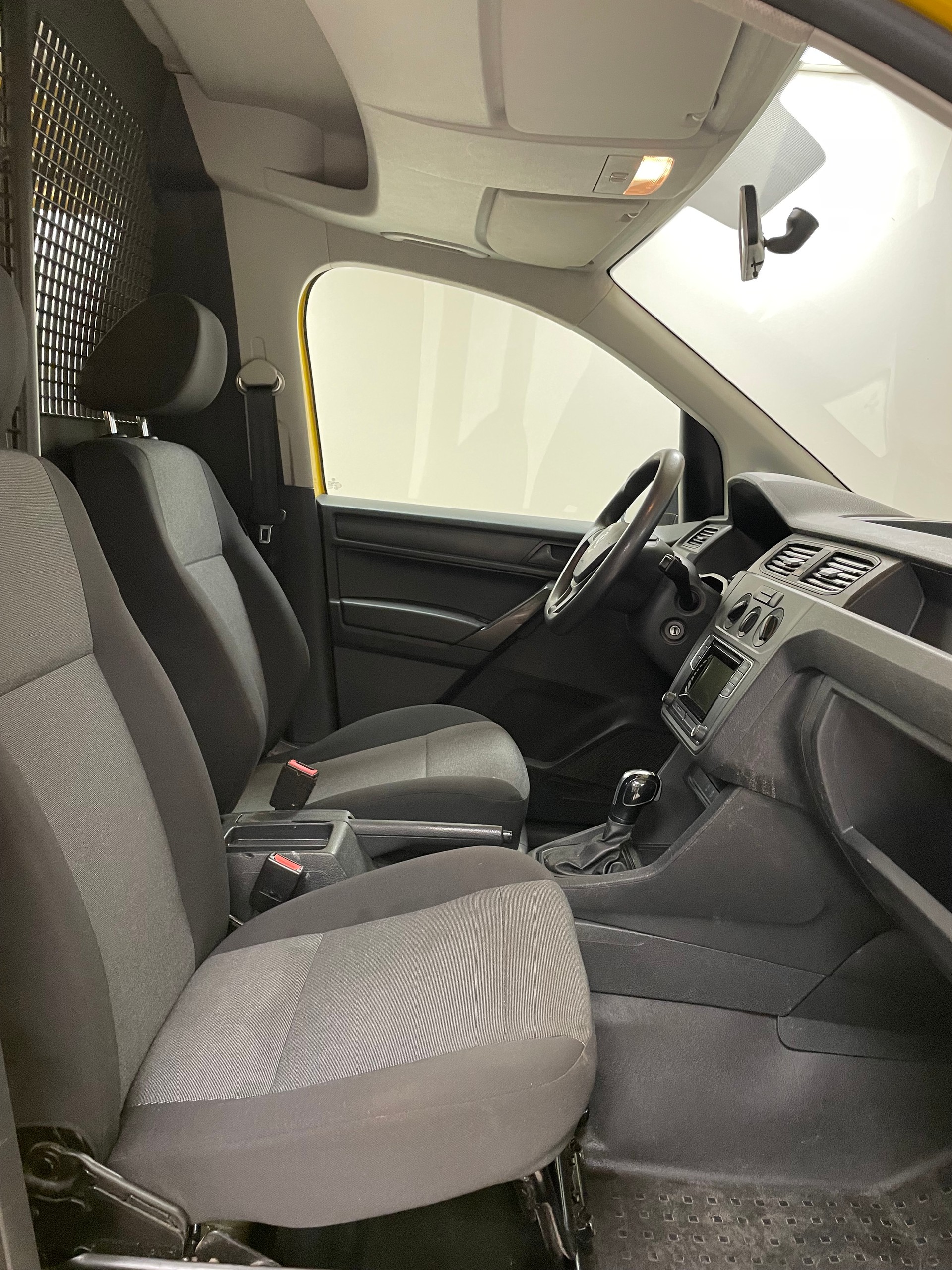 VW Caddy 2.0TDI 4Motion BlueMotion Technology DSG-image-13