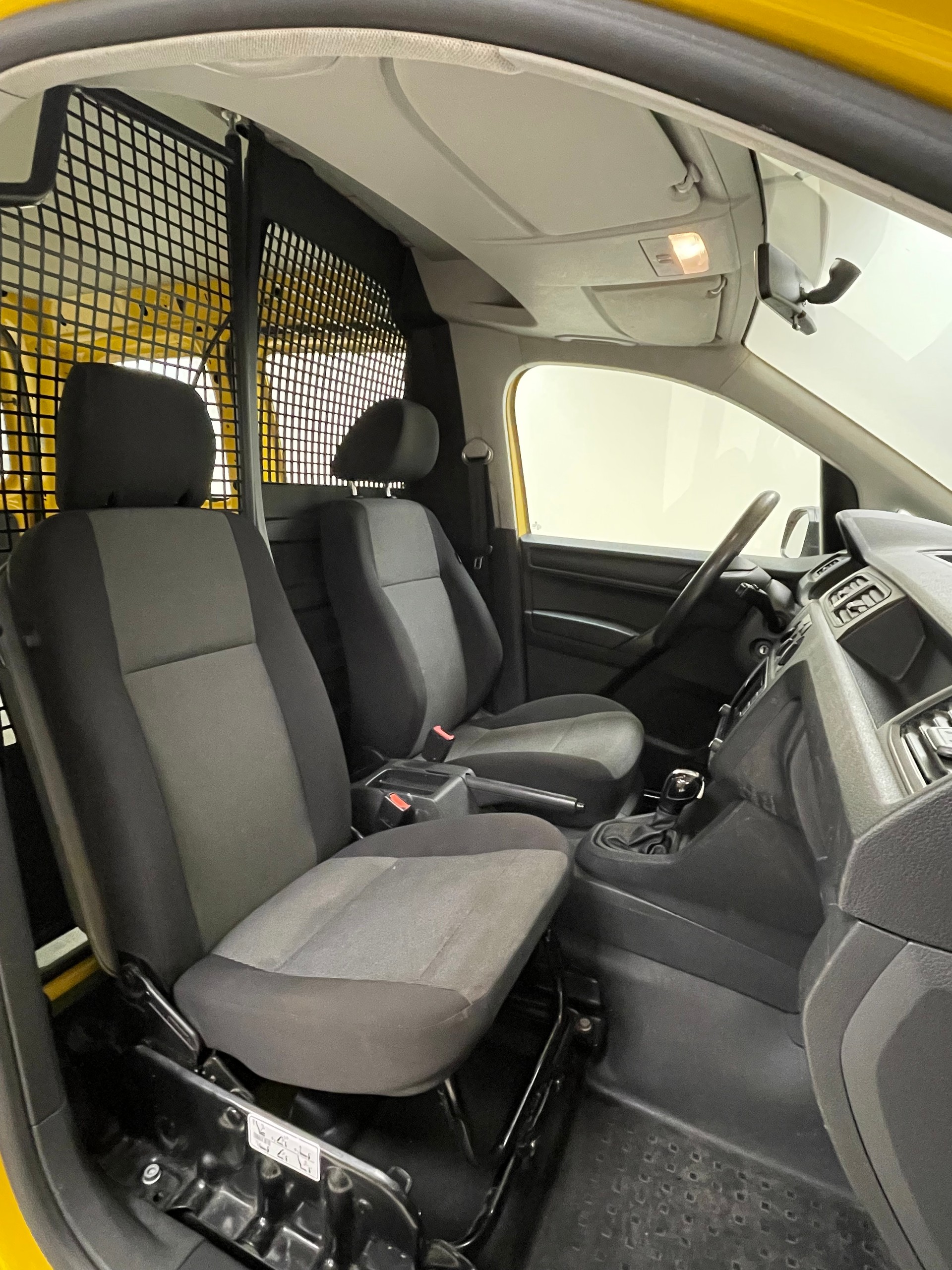 VW Caddy 2.0TDI 4Motion BlueMotion Technology DSG-image-15