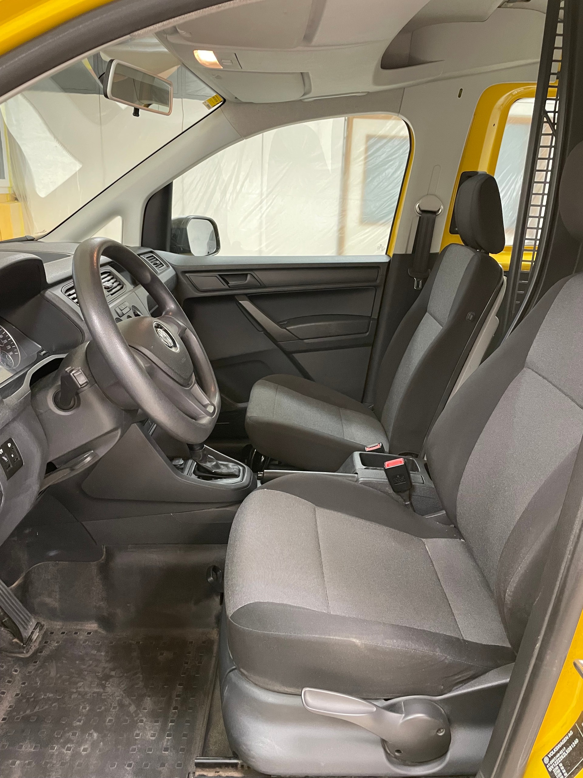 VW Caddy 2.0TDI 4Motion BlueMotion Technology DSG-image-8