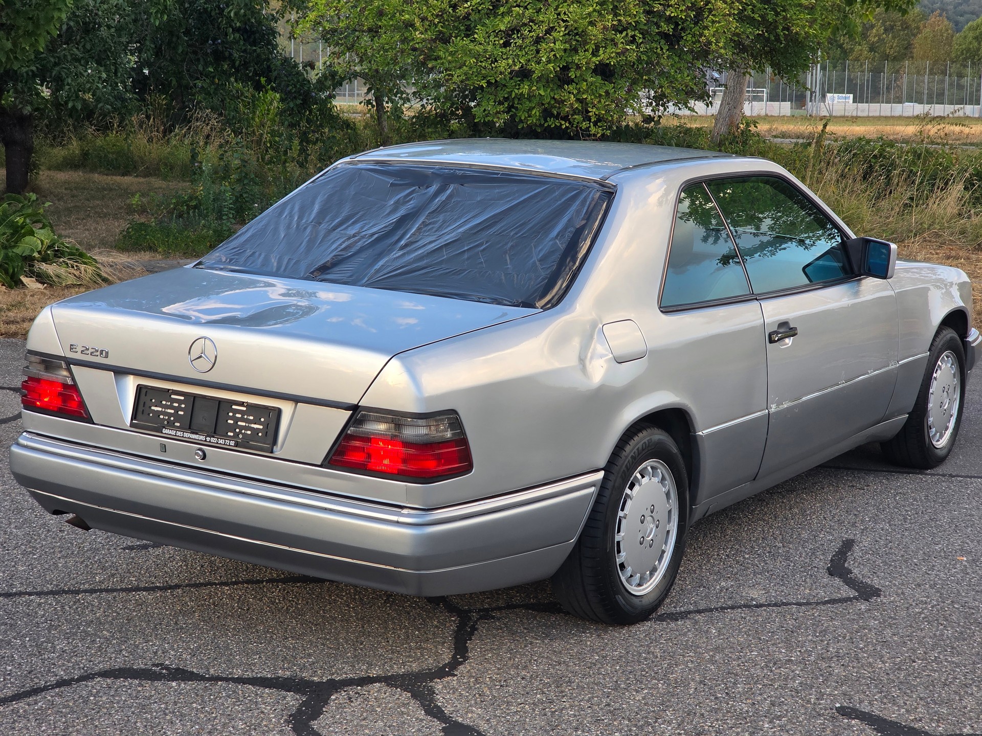 MERCEDES-BENZ E 220-image-3
