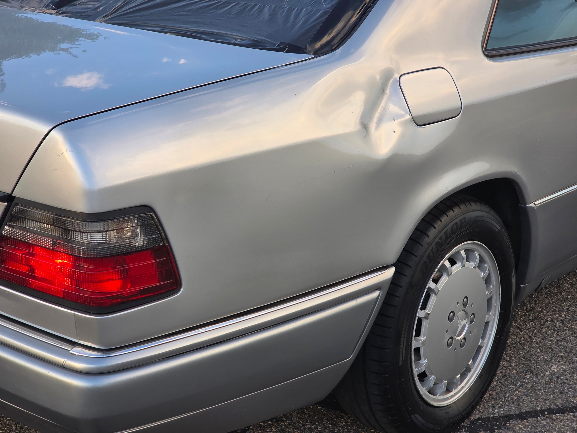 MERCEDES-BENZ E 220-image-14