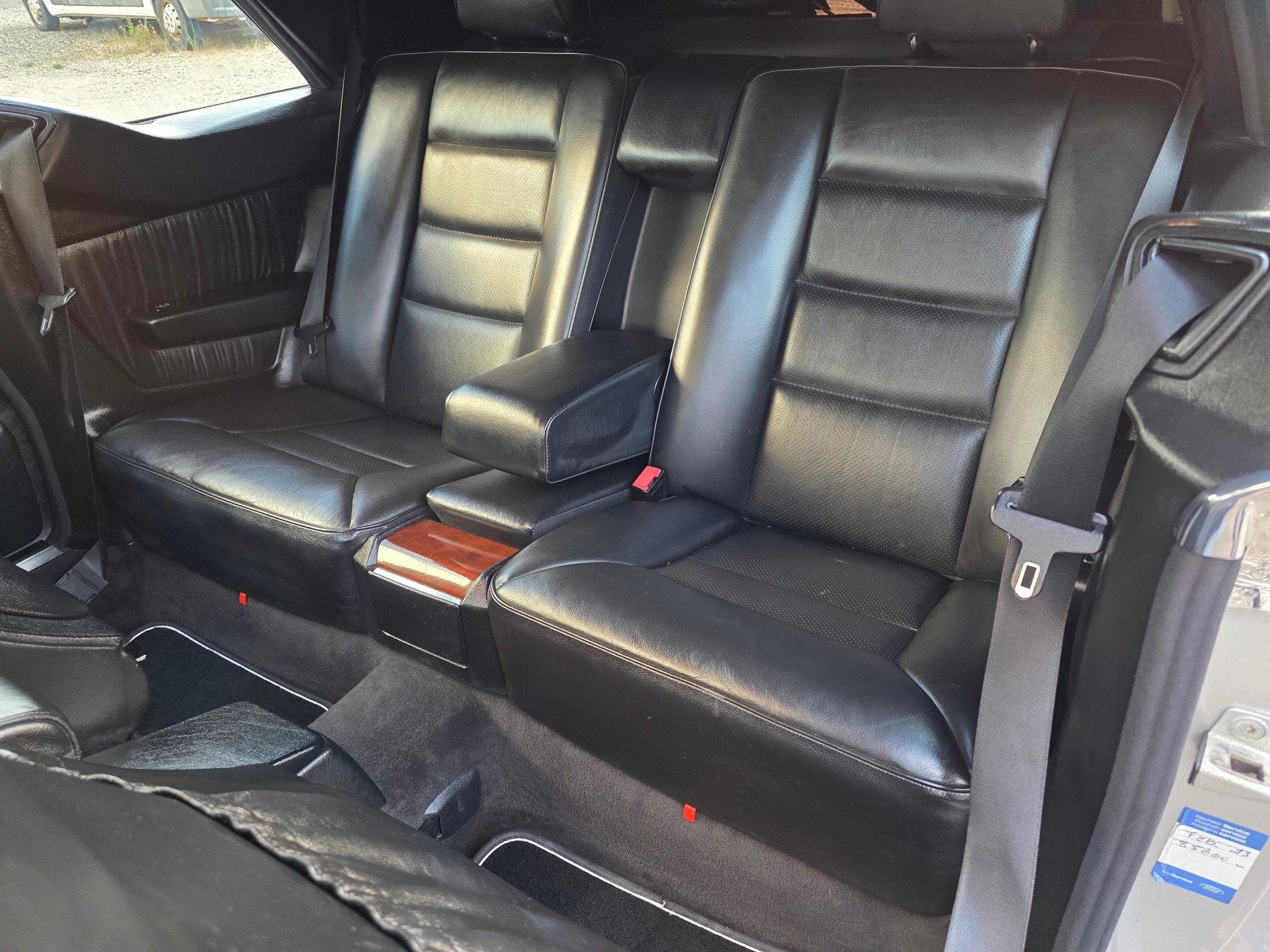 MERCEDES-BENZ E 220-image-11