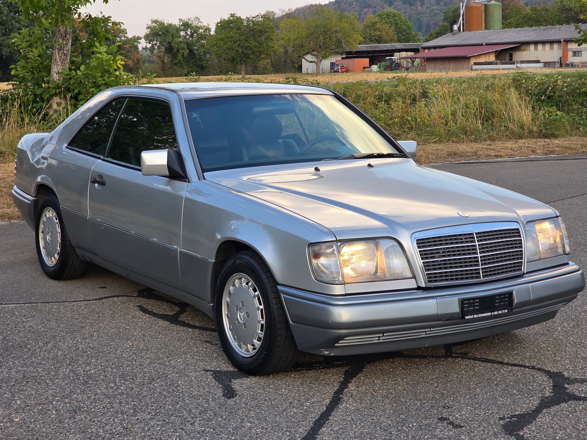 MERCEDES-BENZ E 220-image-2