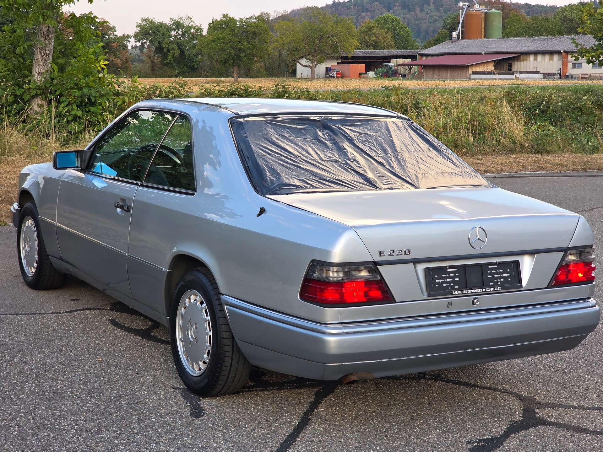 MERCEDES-BENZ E 220-image-5