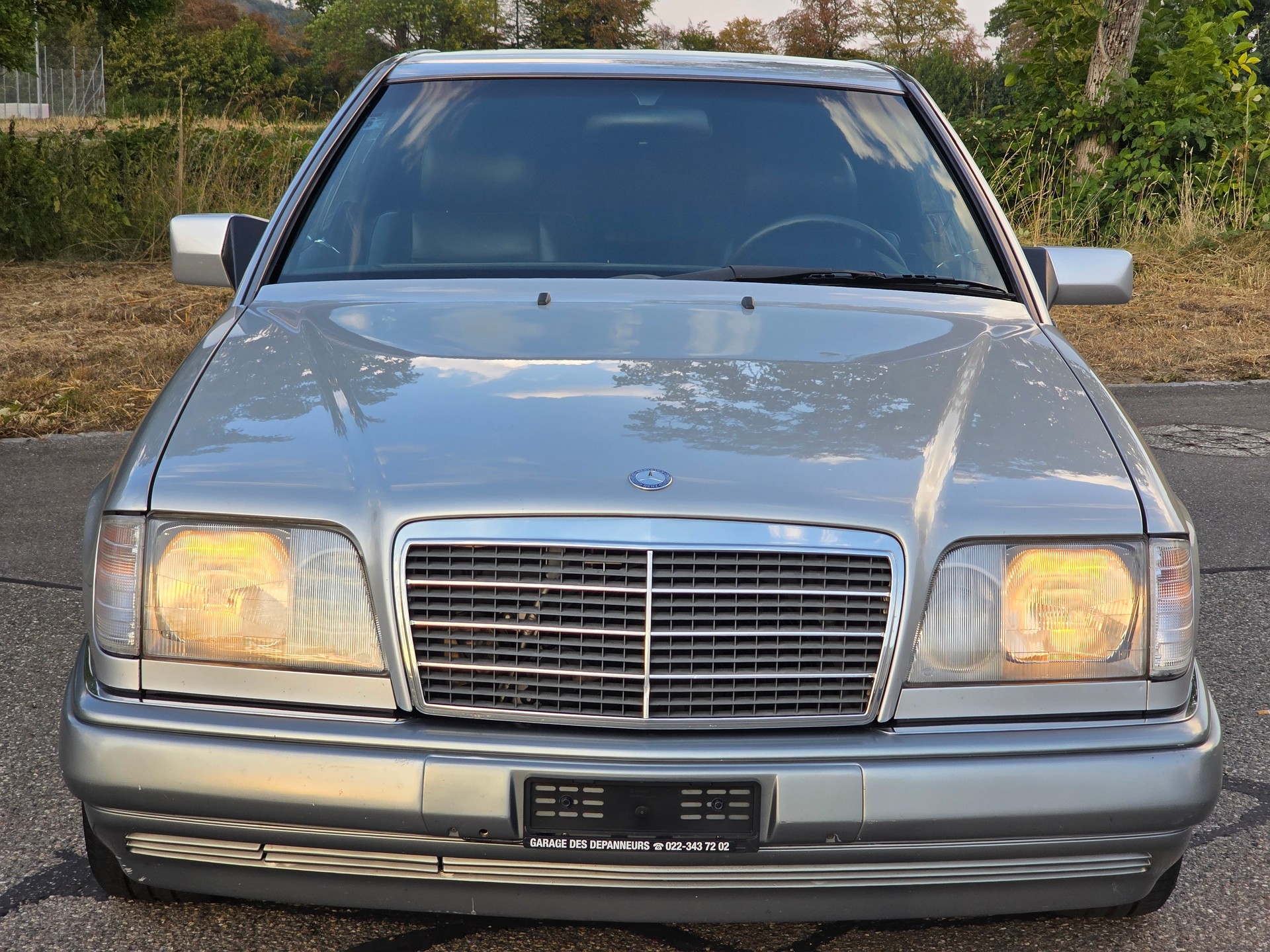 MERCEDES-BENZ E 220-image-1