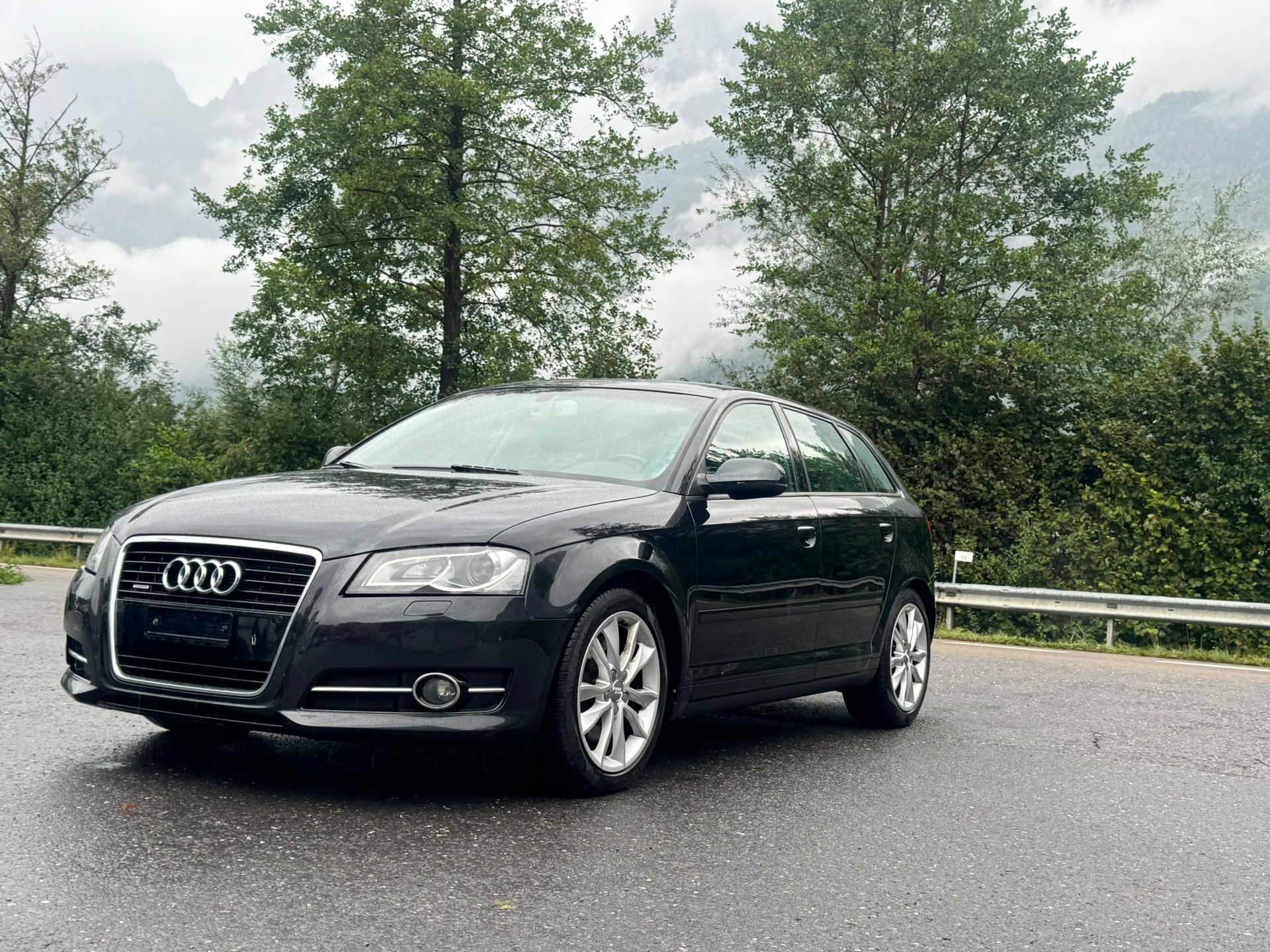 AUDI A3 Sportback 2.0 TDI Attraction quattro-image-1