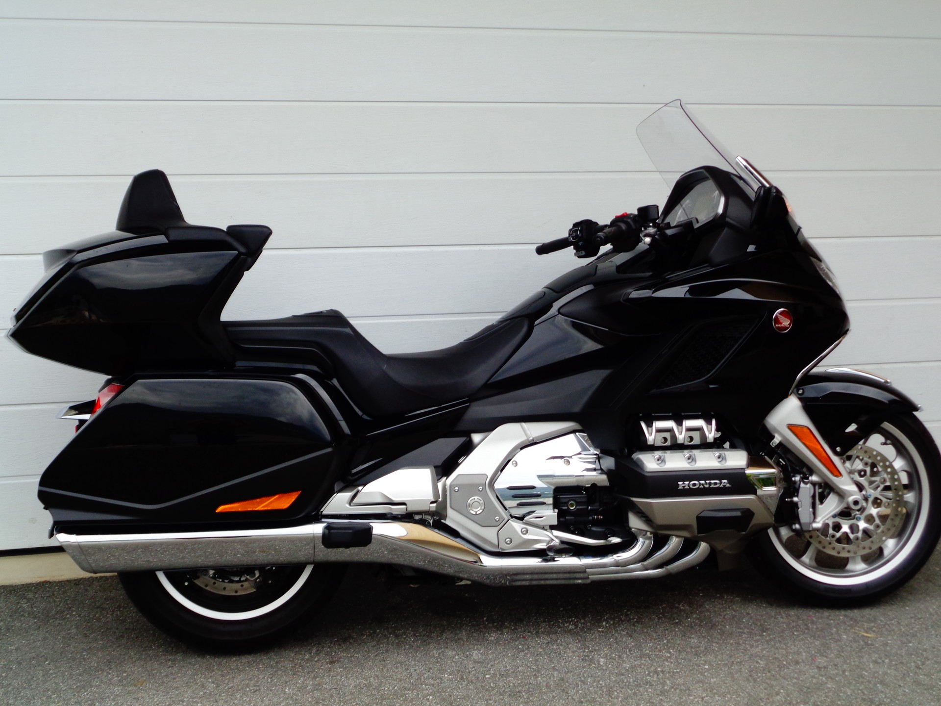 HONDA GL 1800 DA DCT Goldwing Tour-showroom-element-3