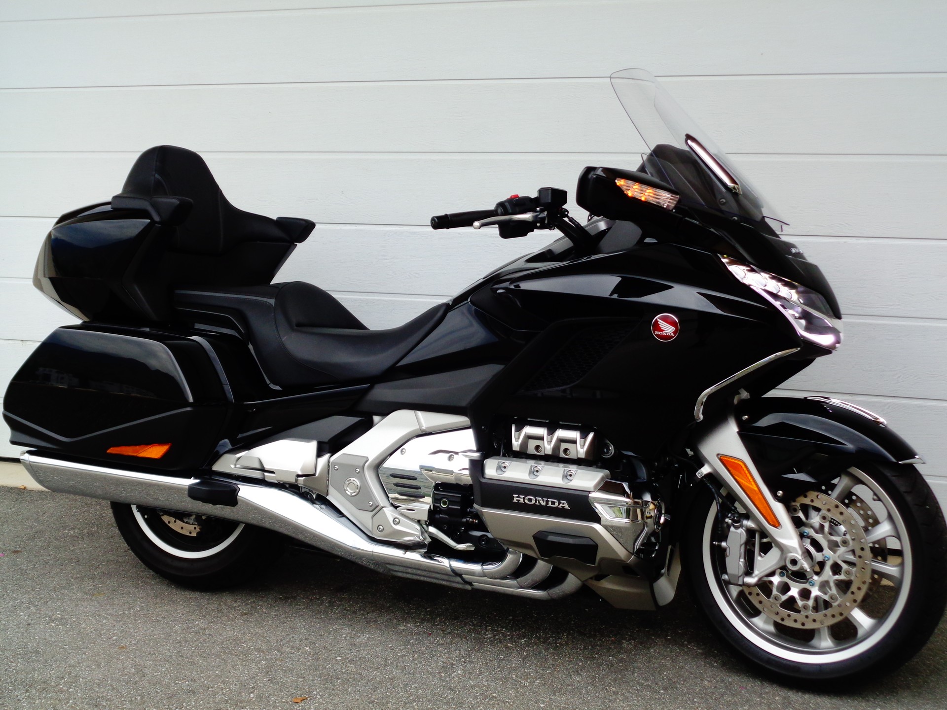 HONDA GL 1800 DA DCT Goldwing Tour-showroom-element-1