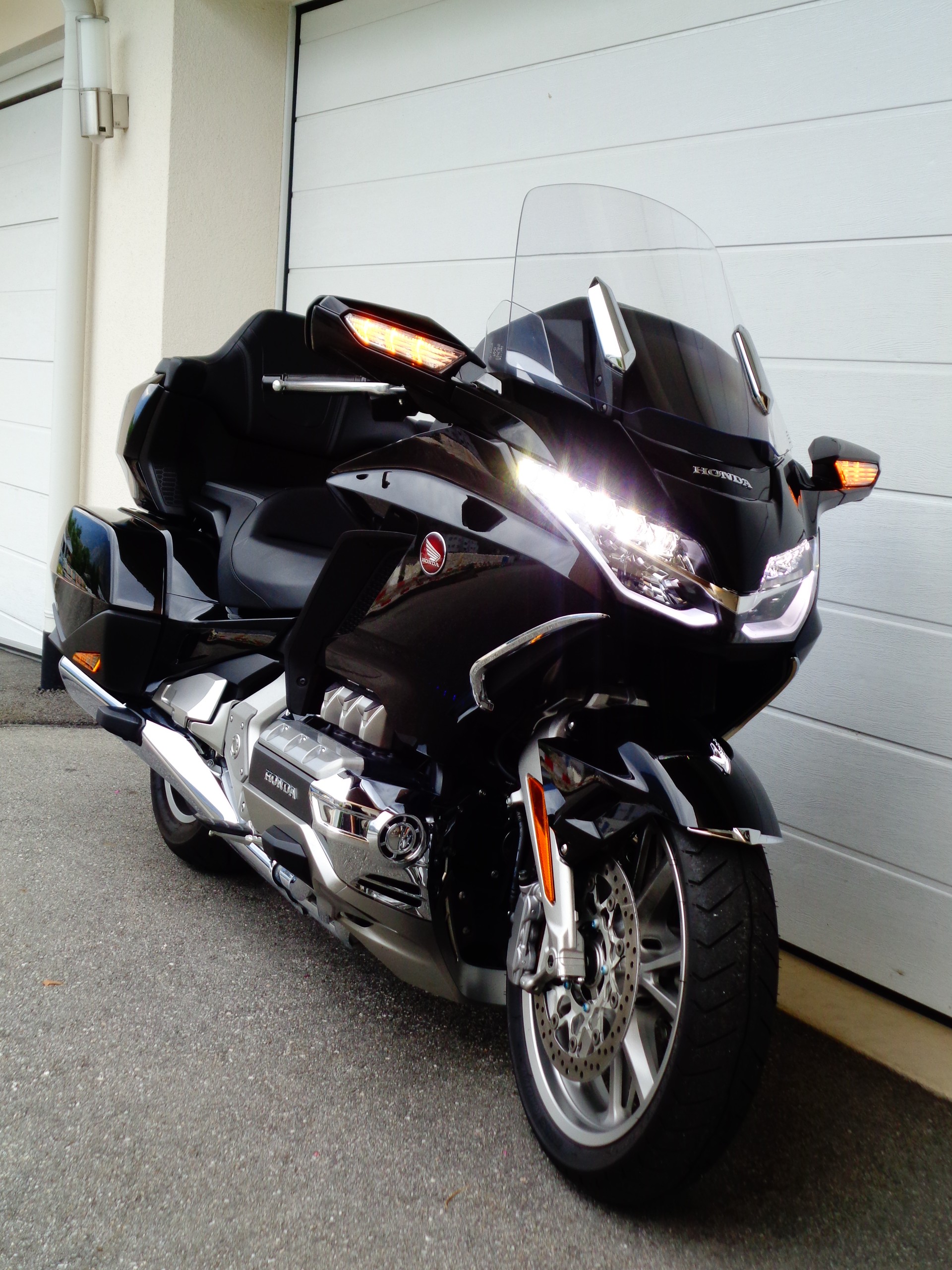 HONDA GL 1800 DA DCT Goldwing Tour-showroom-element-2