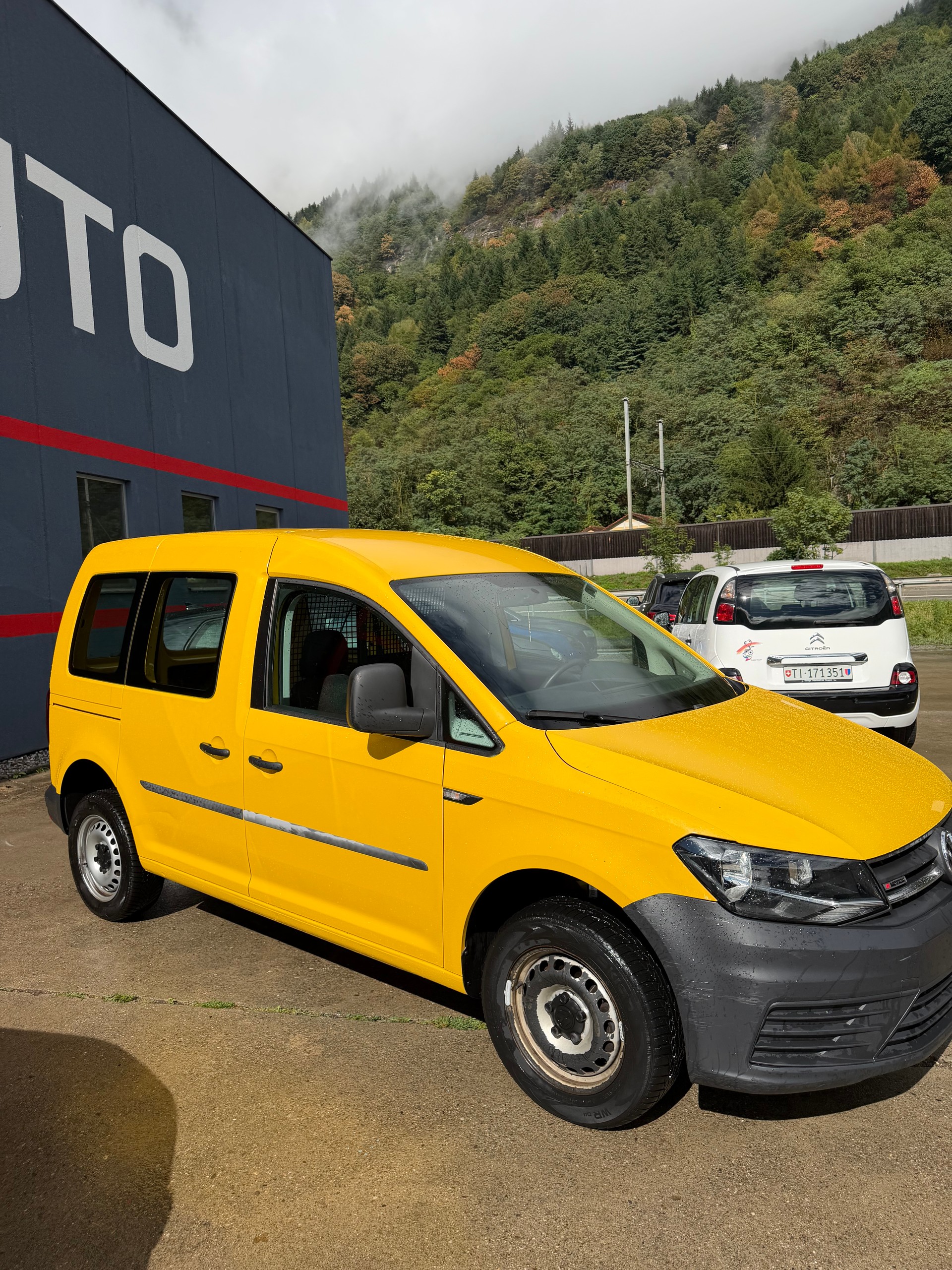 VW Caddy 2.0TDI BlueMotion Technology-image-5