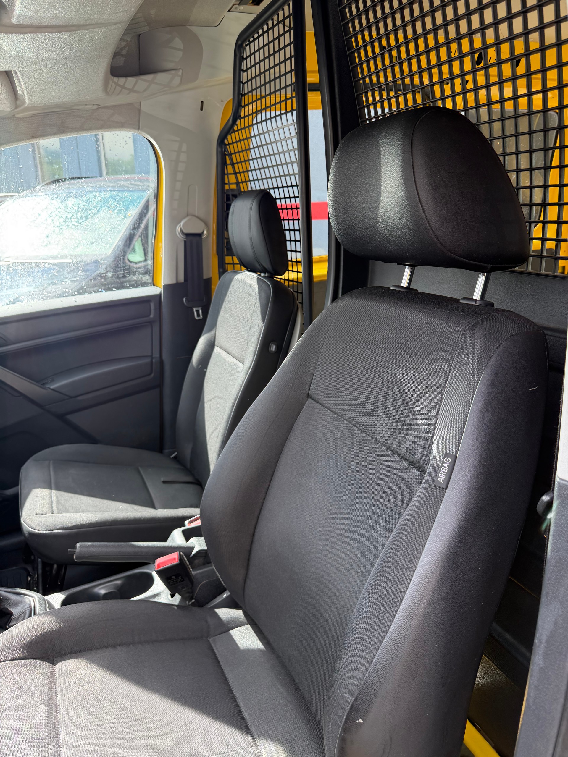 VW Caddy 2.0TDI BlueMotion Technology-image-8