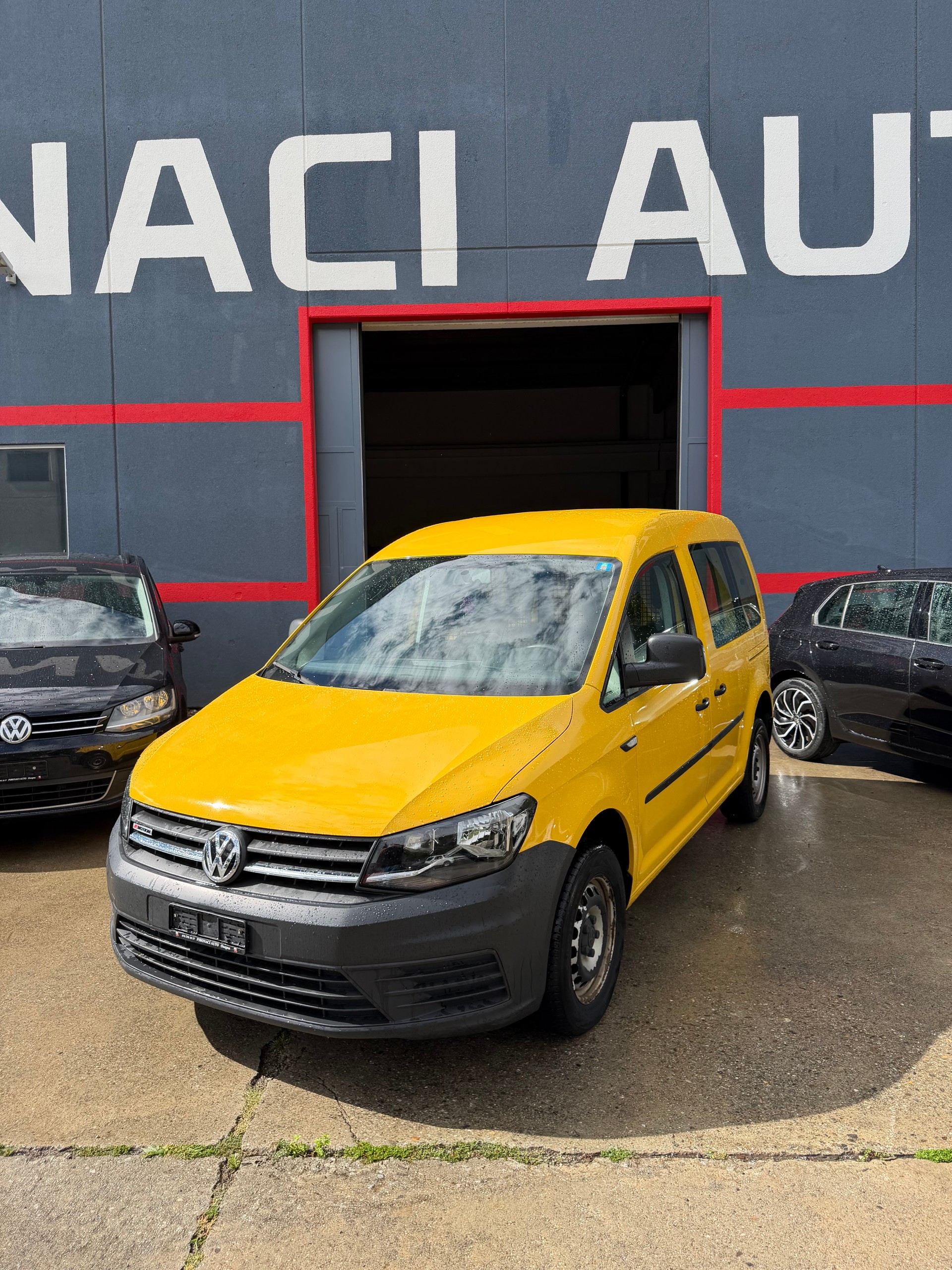 VW Caddy 2.0TDI BlueMotion Technology-image-0