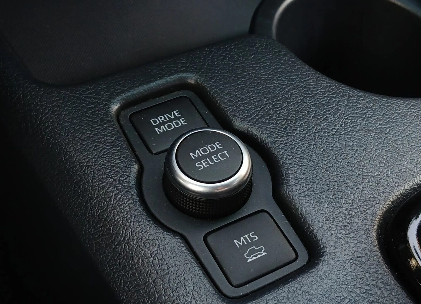 TOYOTA Hilux Double Cab.-Pick-up 2.8 D-4D MHEV 204 Invincible-image-10