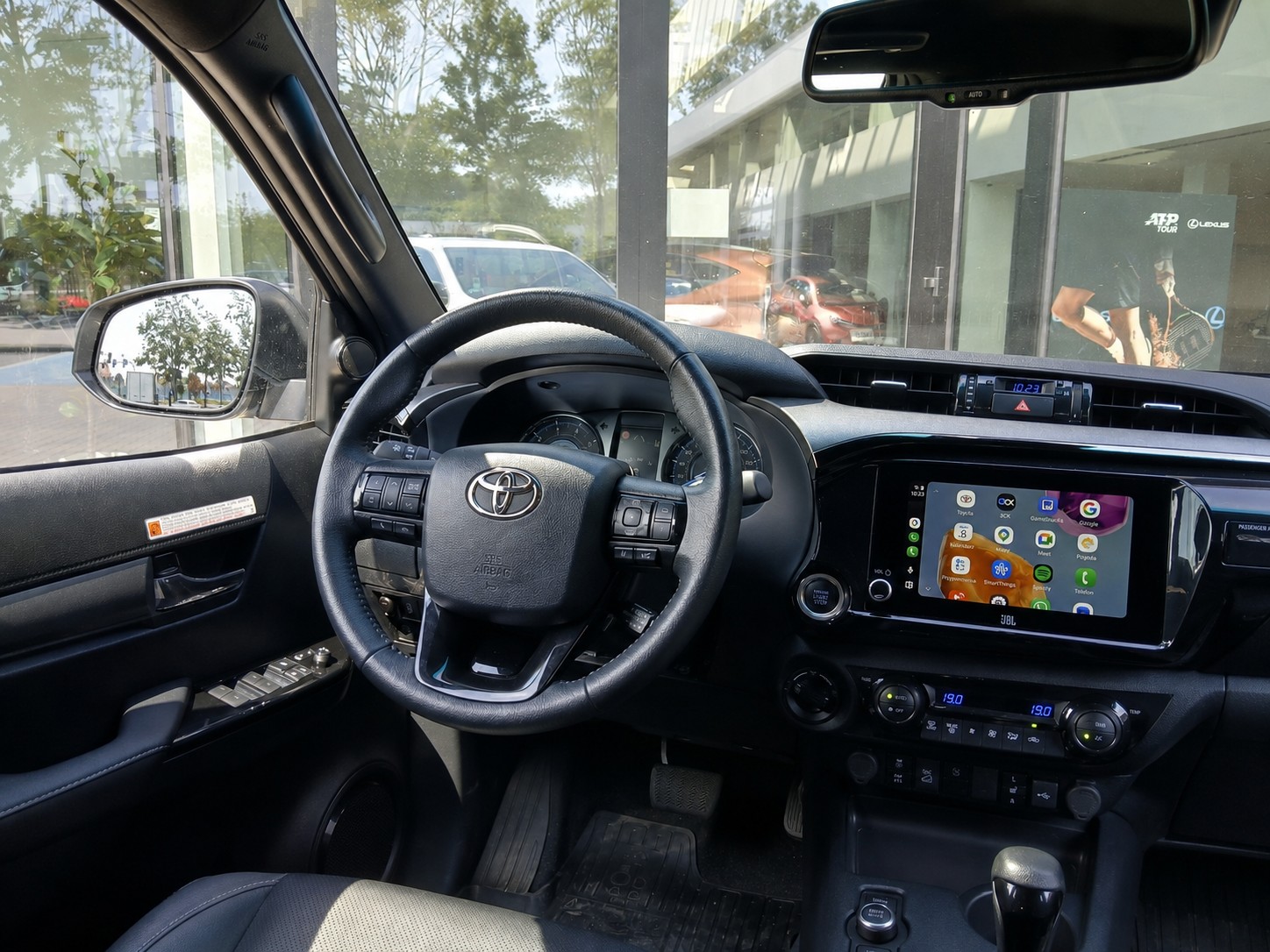 TOYOTA Hilux Double Cab.-Pick-up 2.8 D-4D MHEV 204 Invincible-image-7