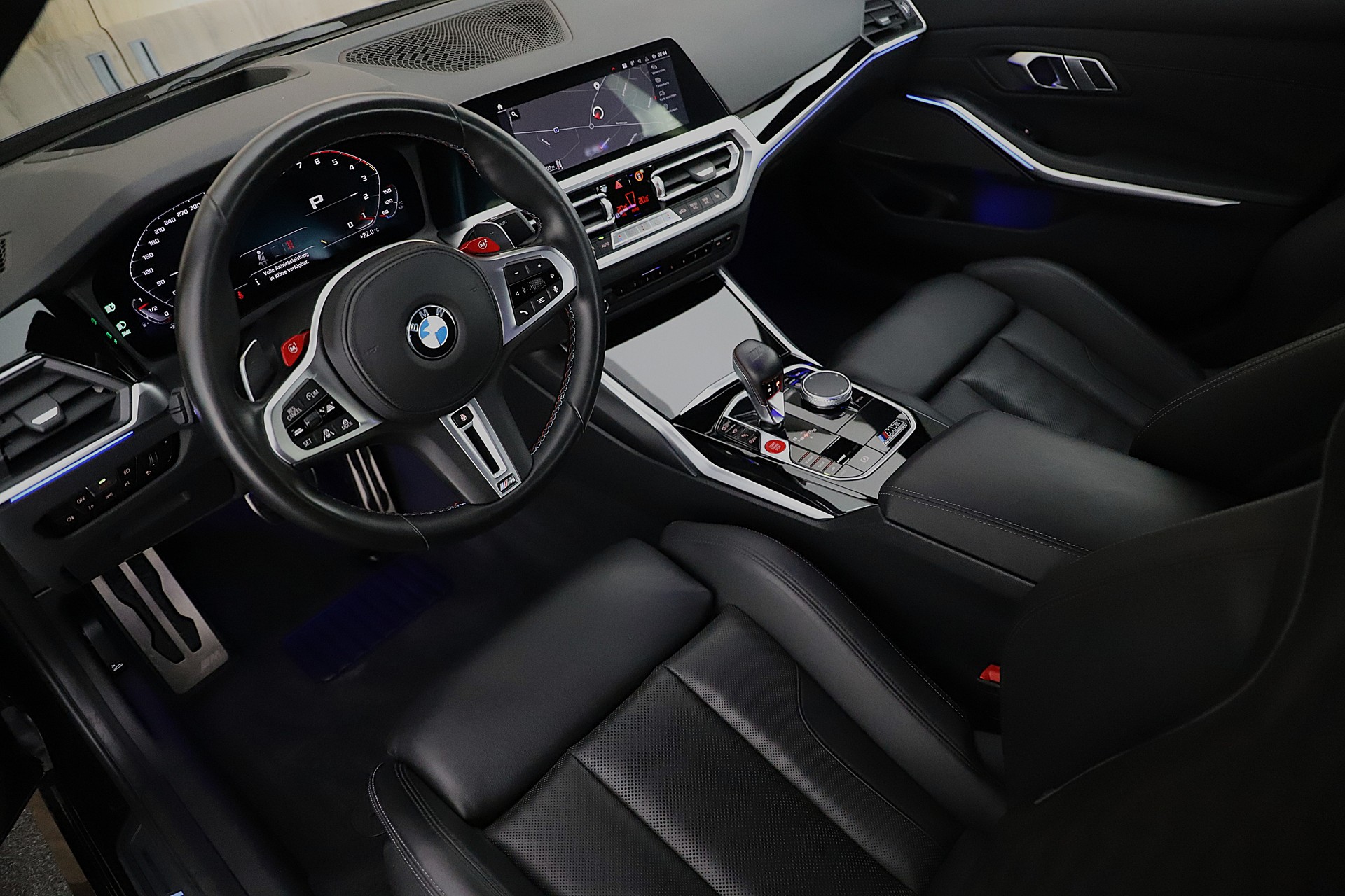 BMW M3 Competition ganz in Schwarz-image-4