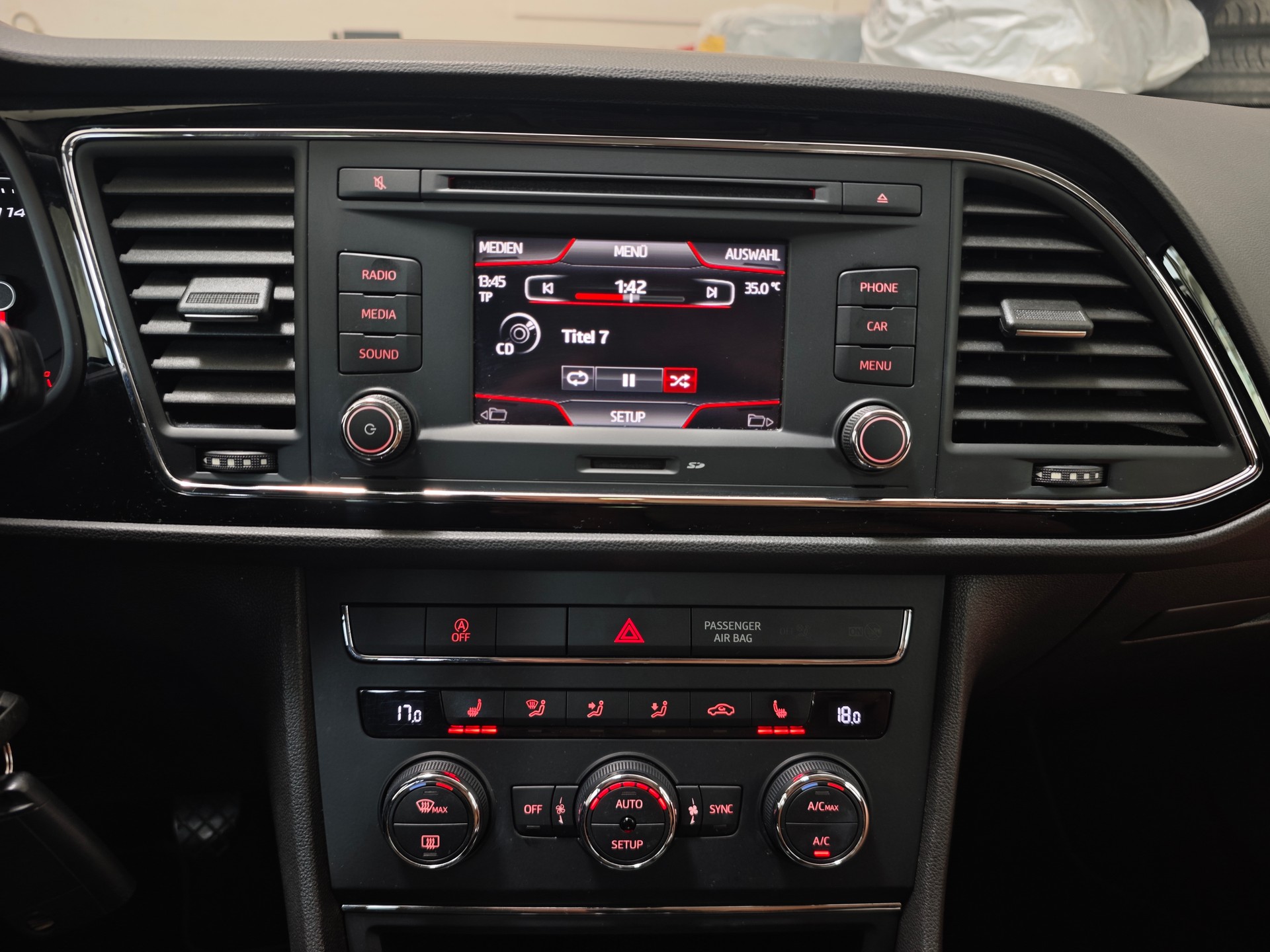 SEAT Leon 1.4 TSI Style-image-17