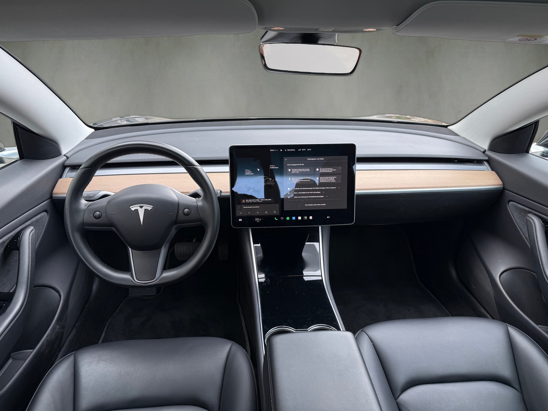 TESLA Model 3 Long Range Dual Motor AWD-image-10