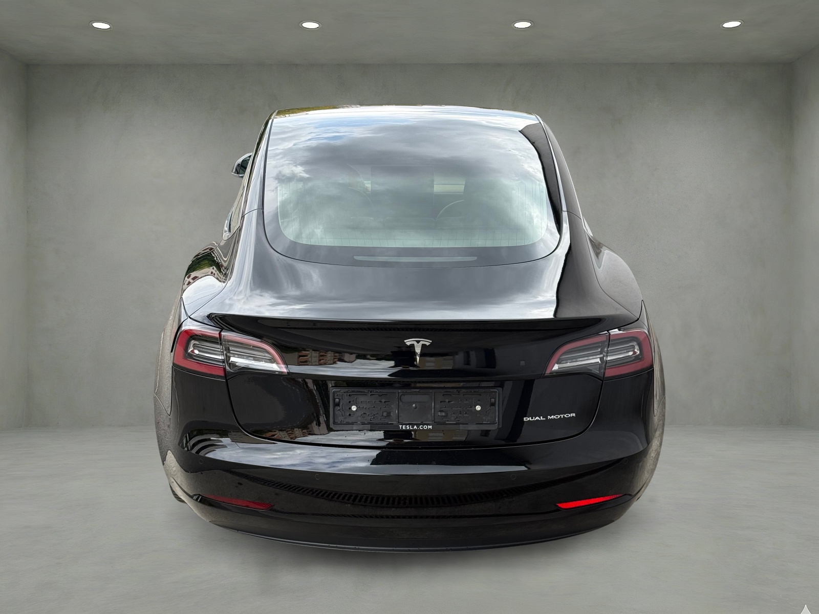 TESLA Model 3 Long Range Dual Motor AWD-image-4