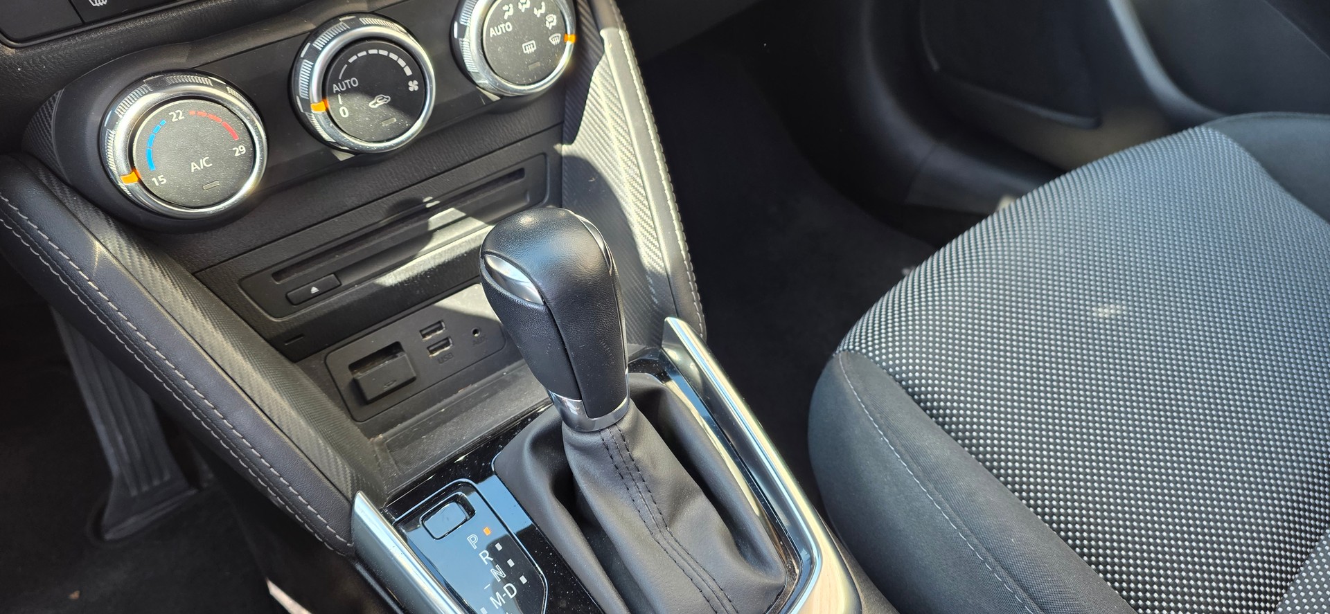 MAZDA 2 SKYACTIV-G 90 Ambition Plus Automat-image-4