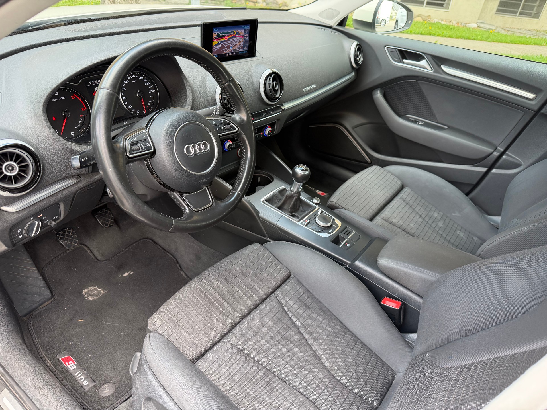 AUDI A3 Sportback 2.0 TDI Ambition quattro-image-10