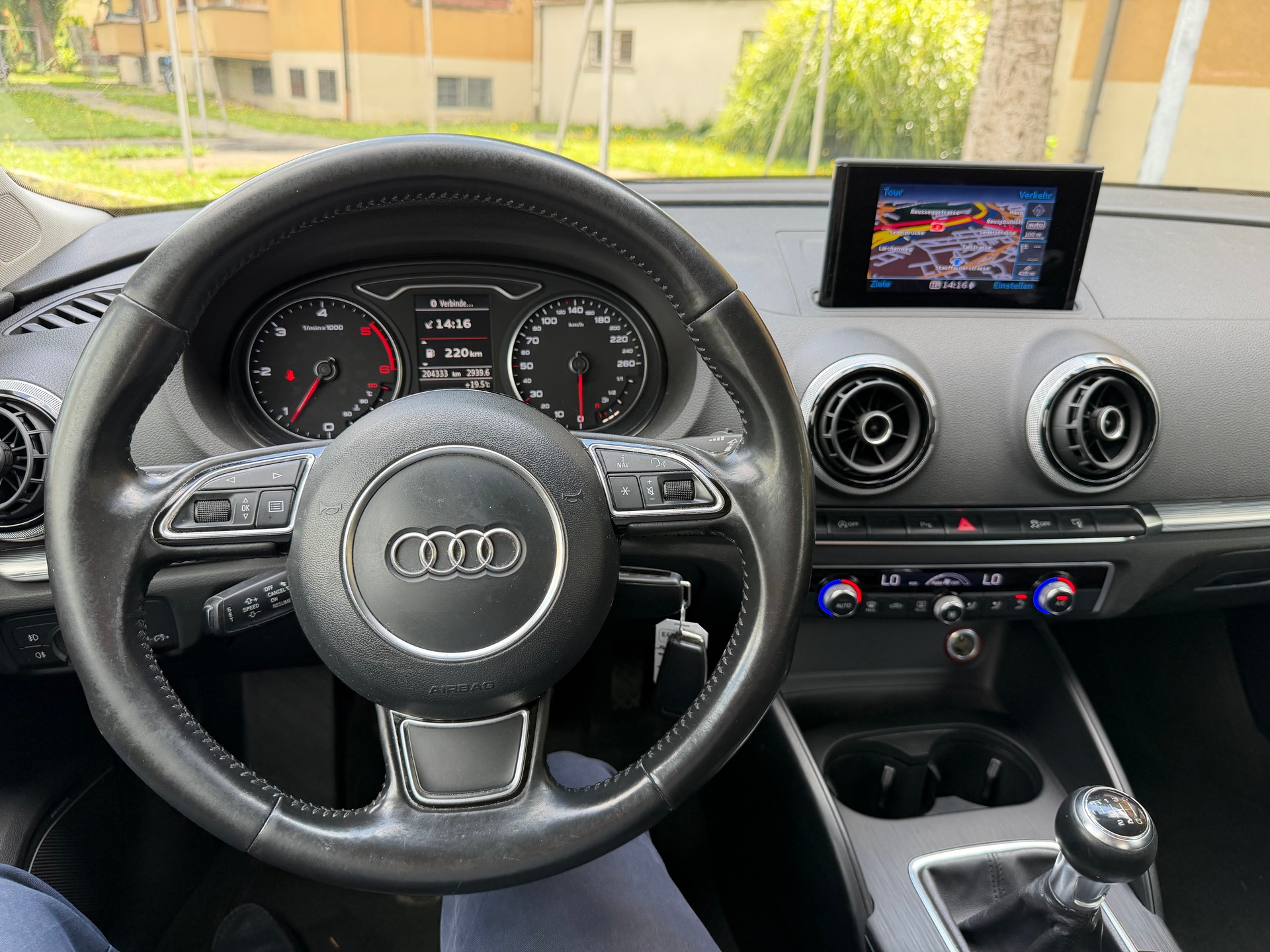 AUDI A3 Sportback 2.0 TDI Ambition quattro-image-12