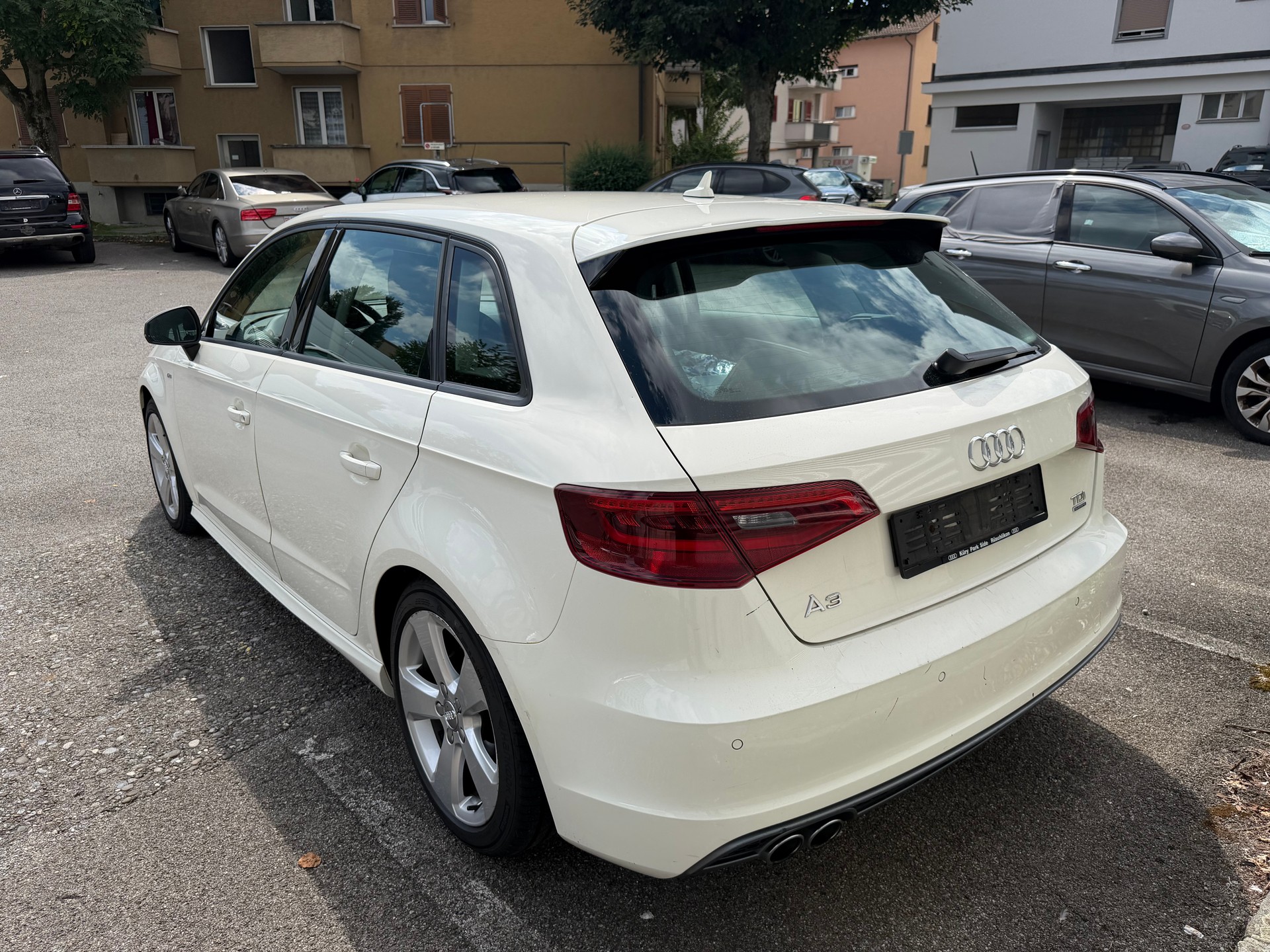AUDI A3 Sportback 2.0 TDI Ambition quattro-image-6