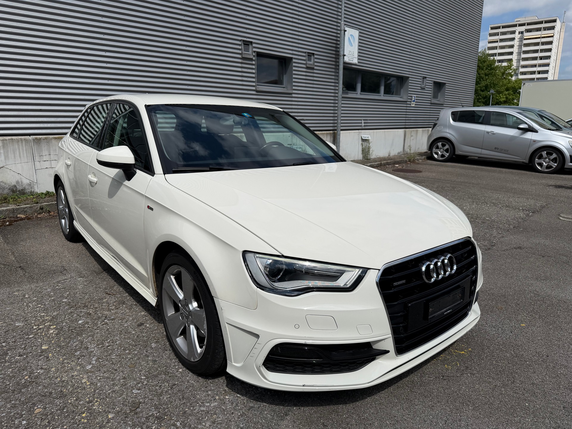 AUDI A3 Sportback 2.0 TDI Ambition quattro-image-3