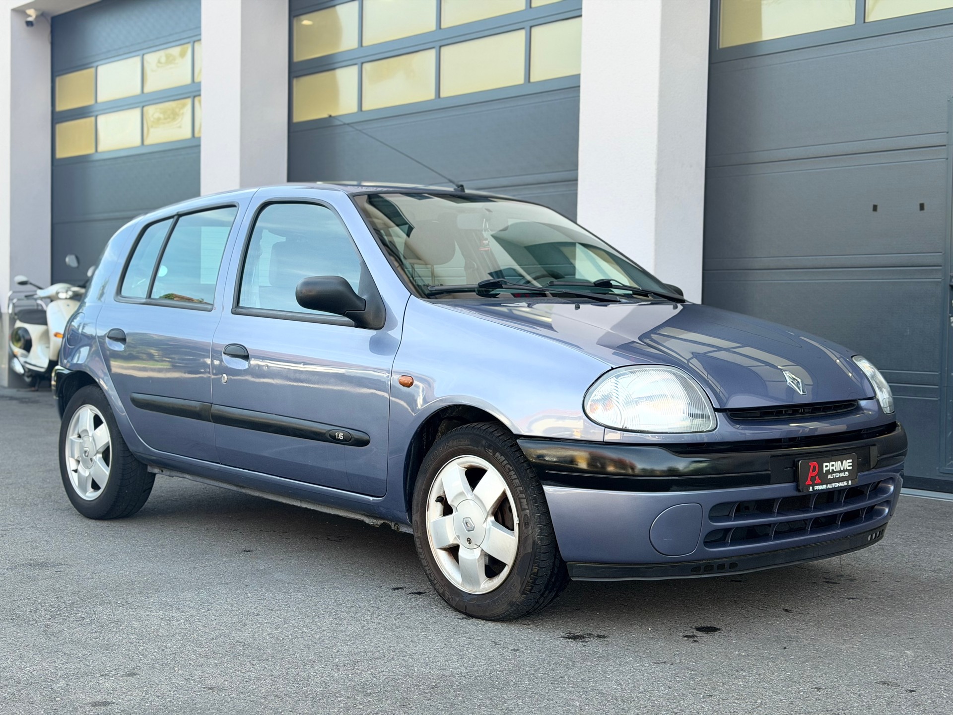 RENAULT CLIO-image-0