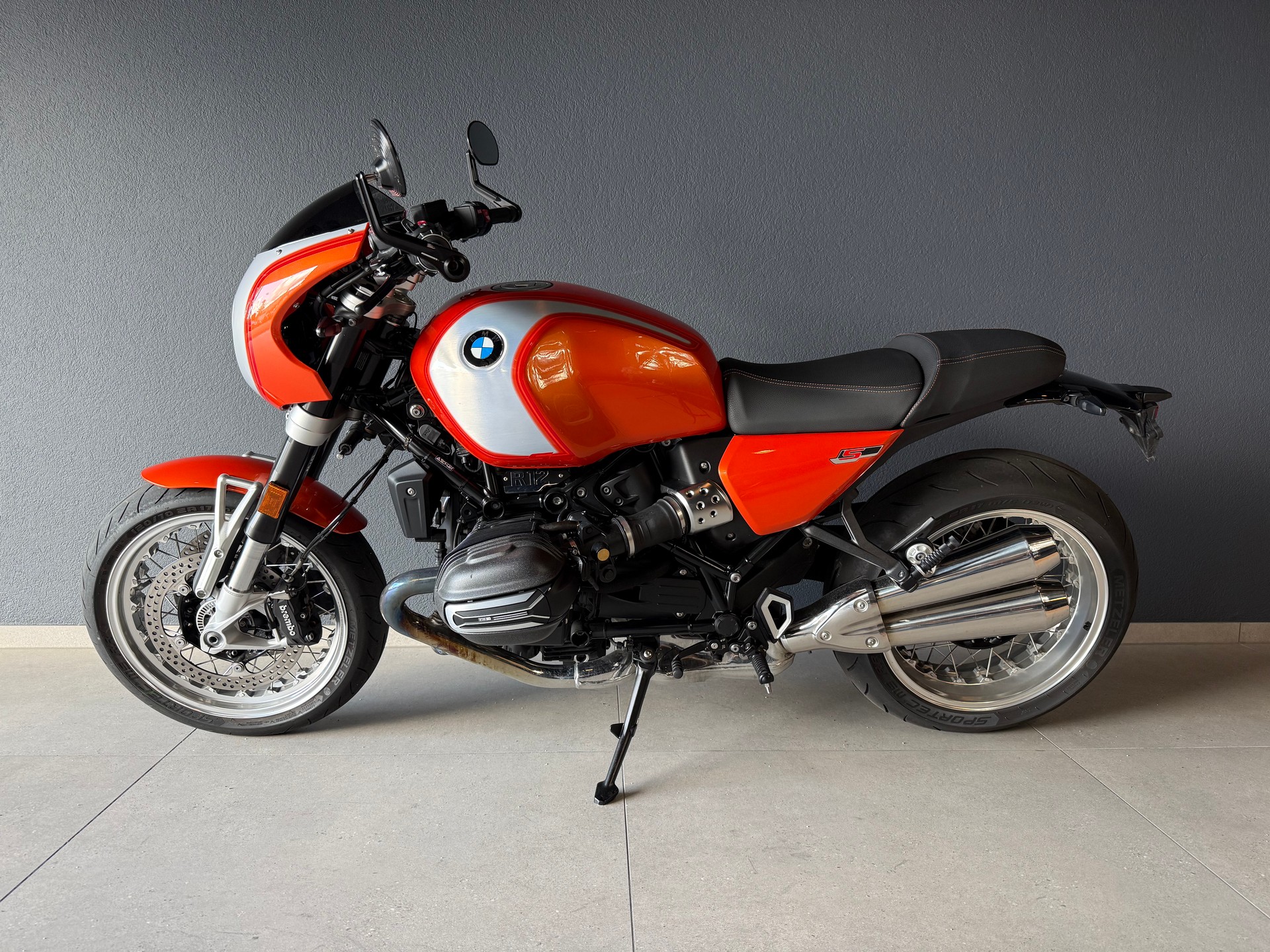 BMW R 12 nine T