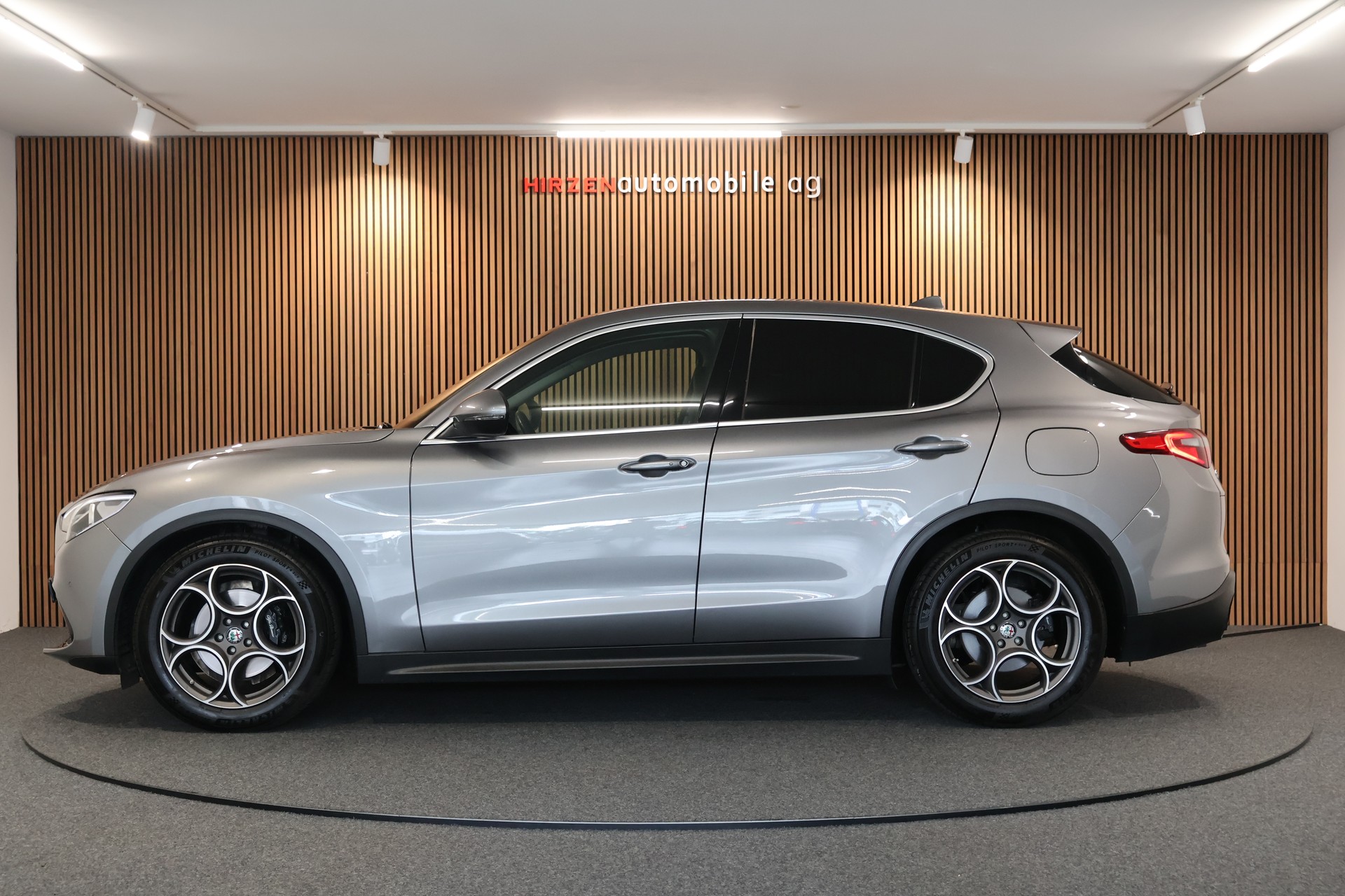 ALFA ROMEO Stelvio 2.0 Super Q4 Automatic-image-1