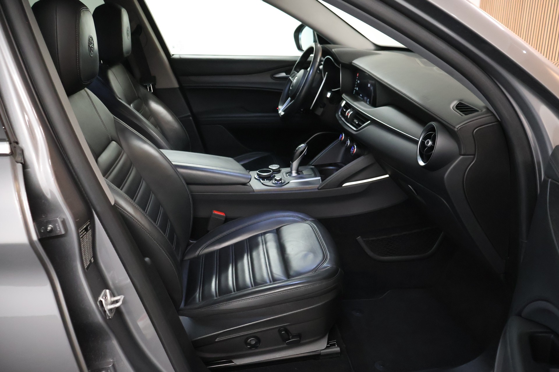 ALFA ROMEO Stelvio 2.0 Super Q4 Automatic-image-14