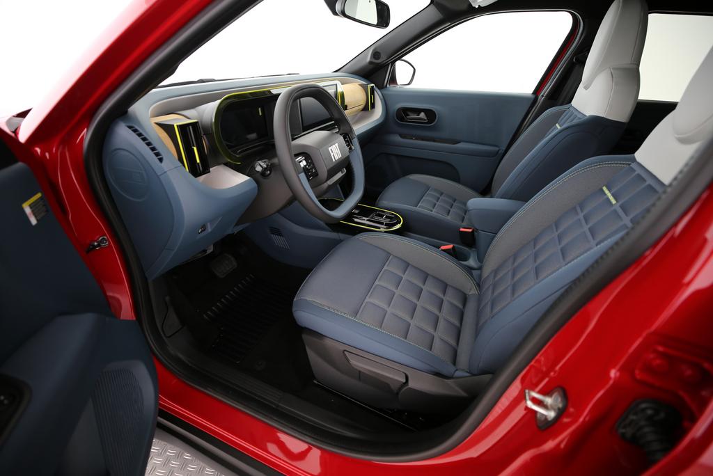 FIAT Grande Panda 1.2 Hybrid La Prima-image-3