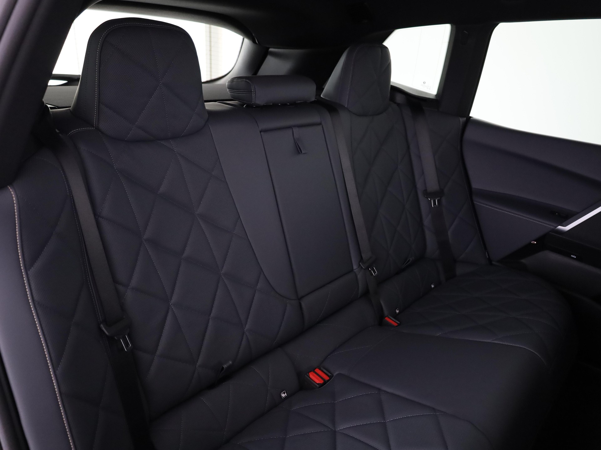 BMW iX xDrive60-image-17