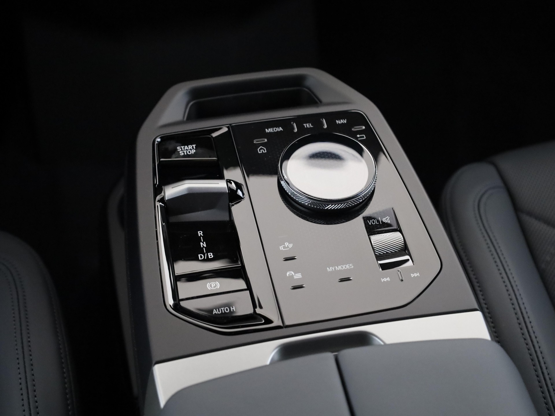 BMW iX xDrive60-image-20