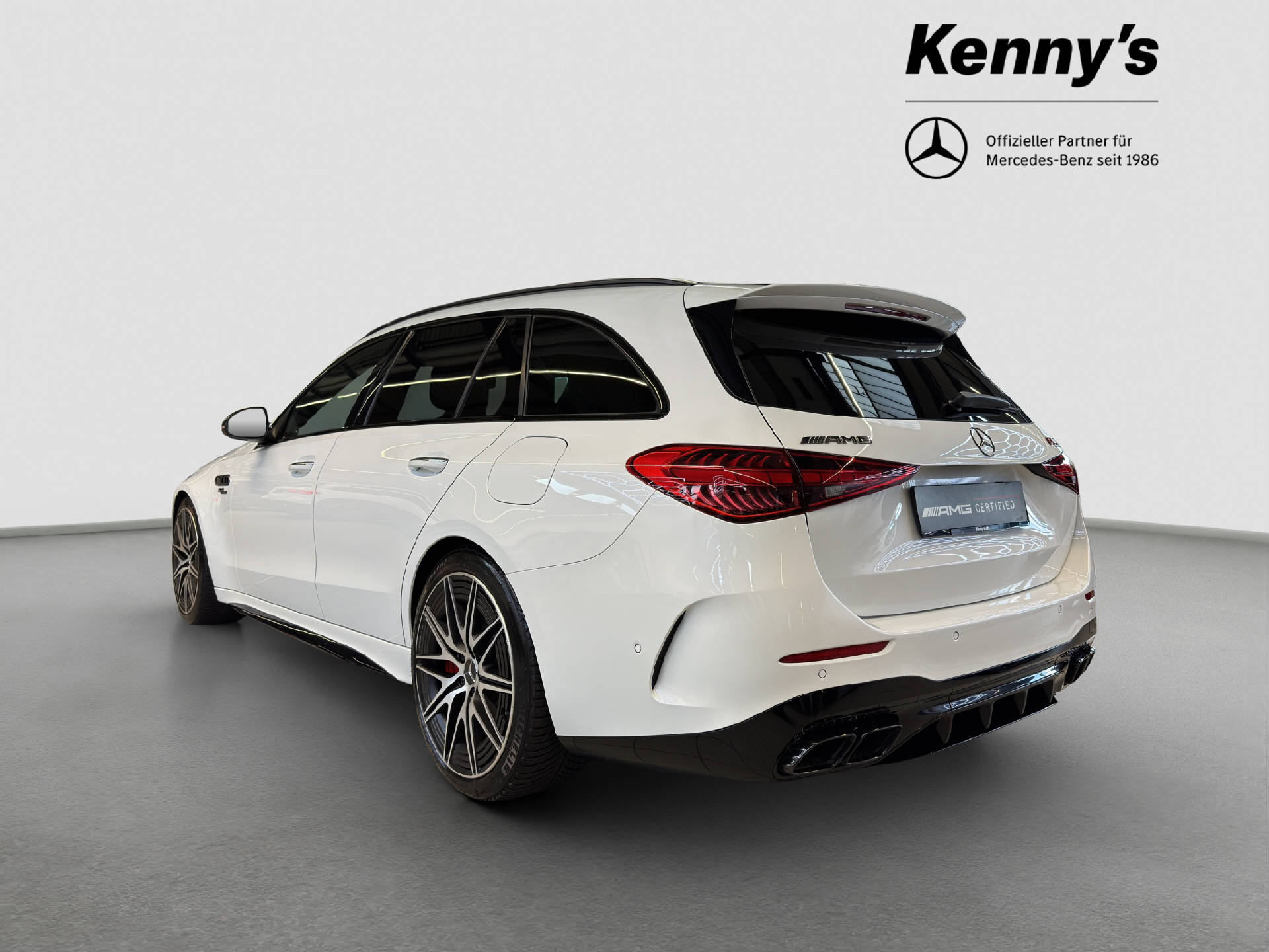 MERCEDES-BENZ C 63 AMG S E Performance Kombi-showroom-element-3