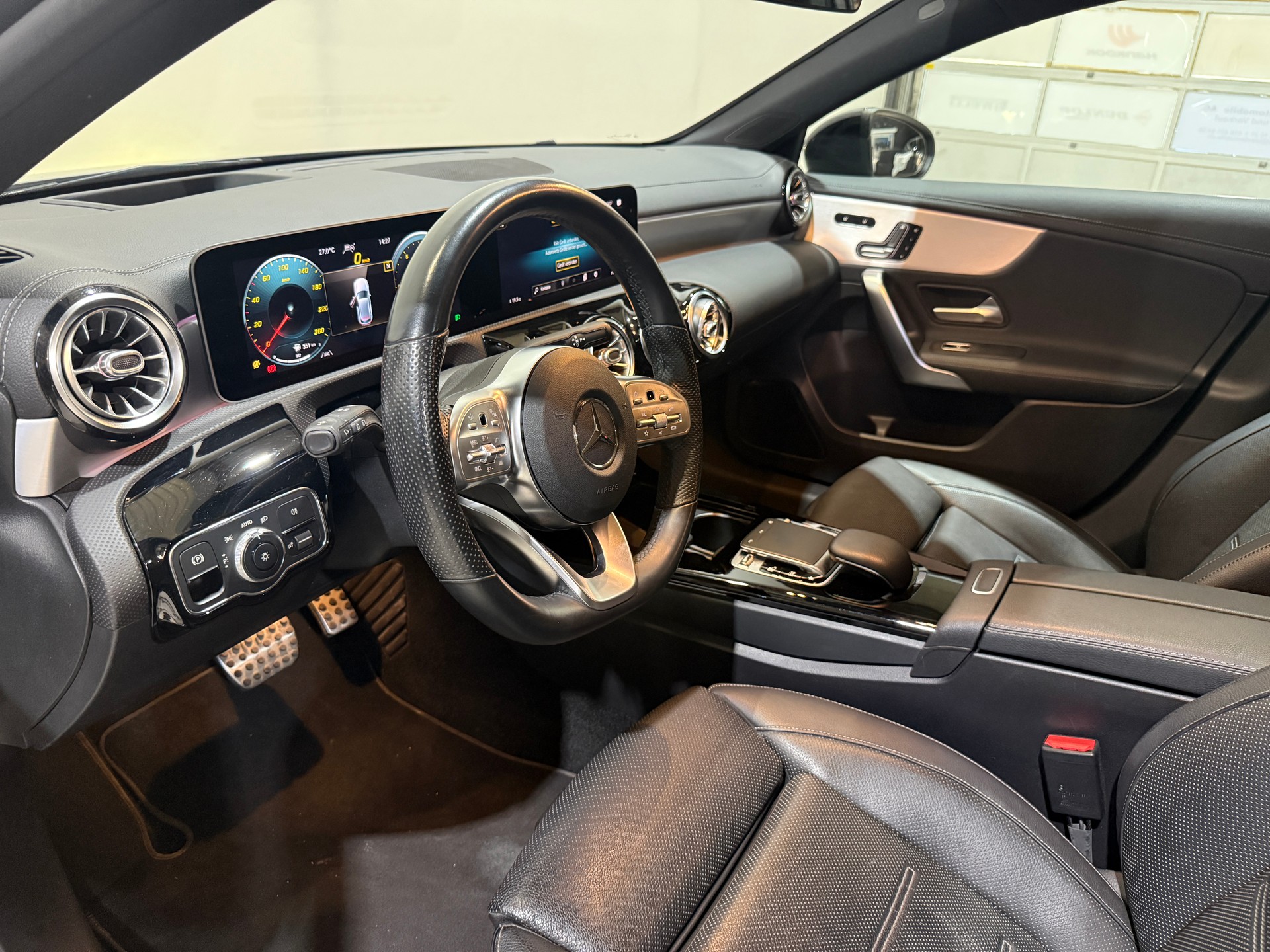MERCEDES-BENZ A 250 4Matic AMG Line 4Matic 7G-DCT-image-13