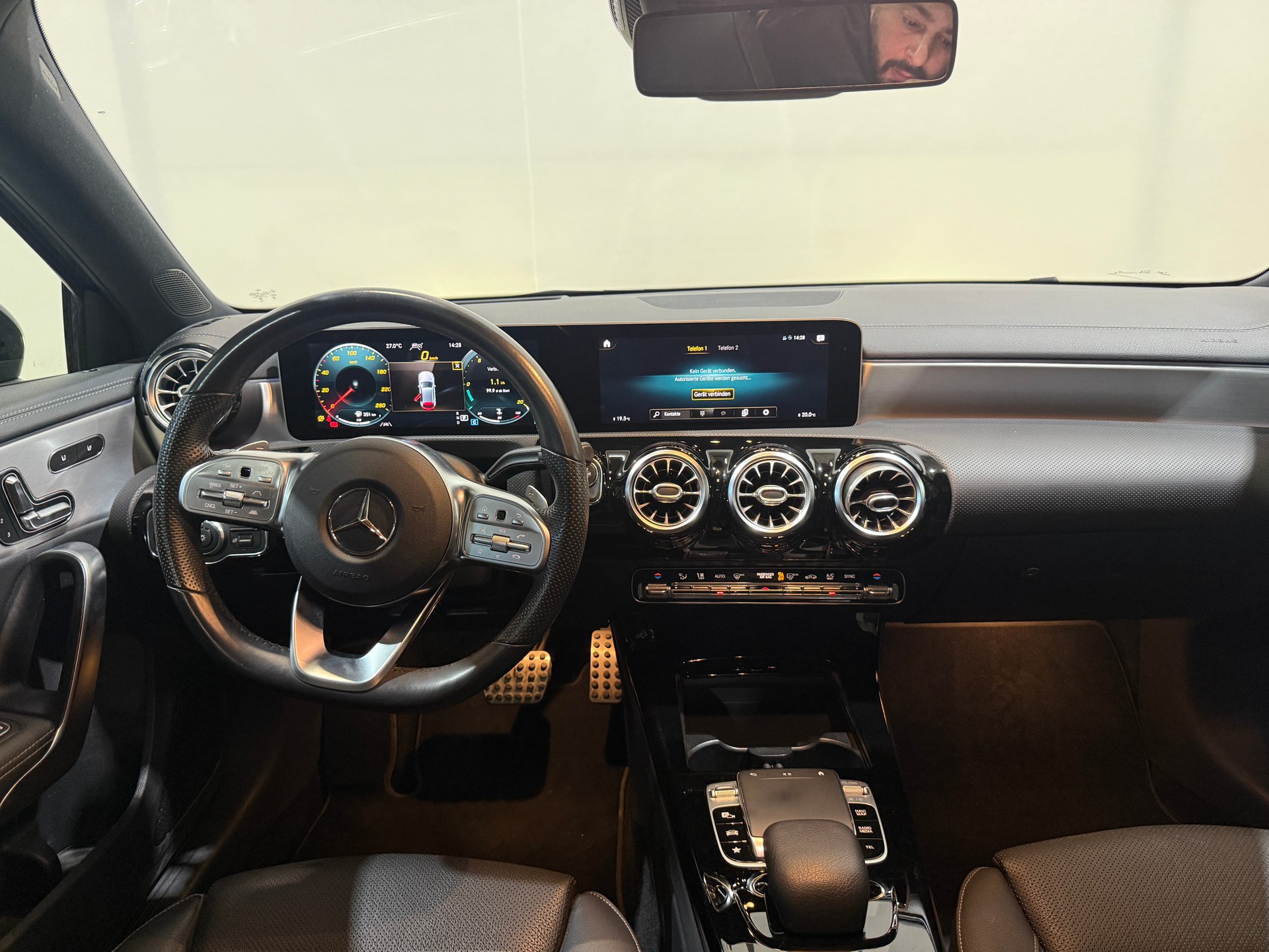 MERCEDES-BENZ A 250 4Matic AMG Line 4Matic 7G-DCT-image-11