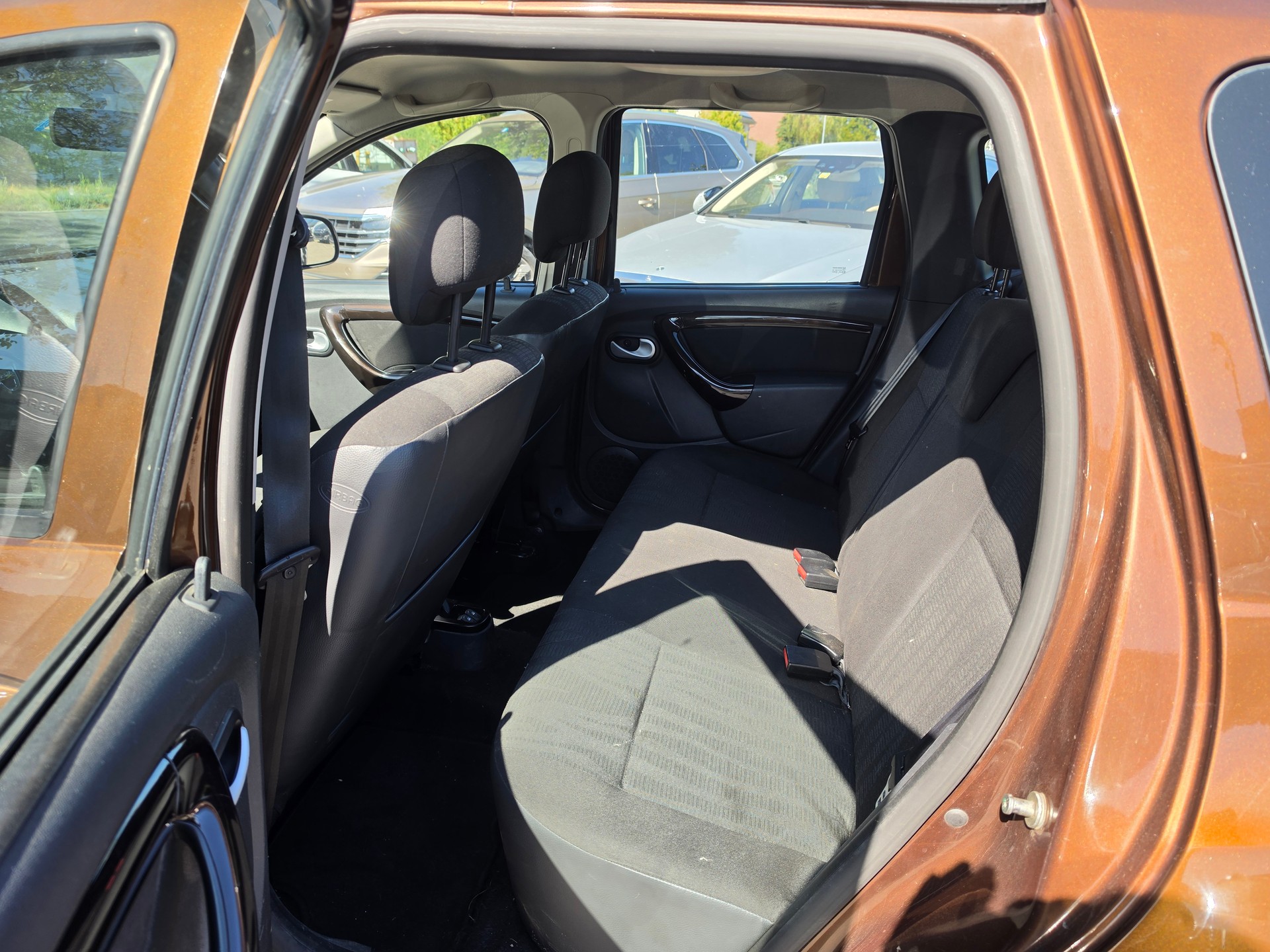 DACIA Duster 1.5 dCi Lauréate 4x4-image-11