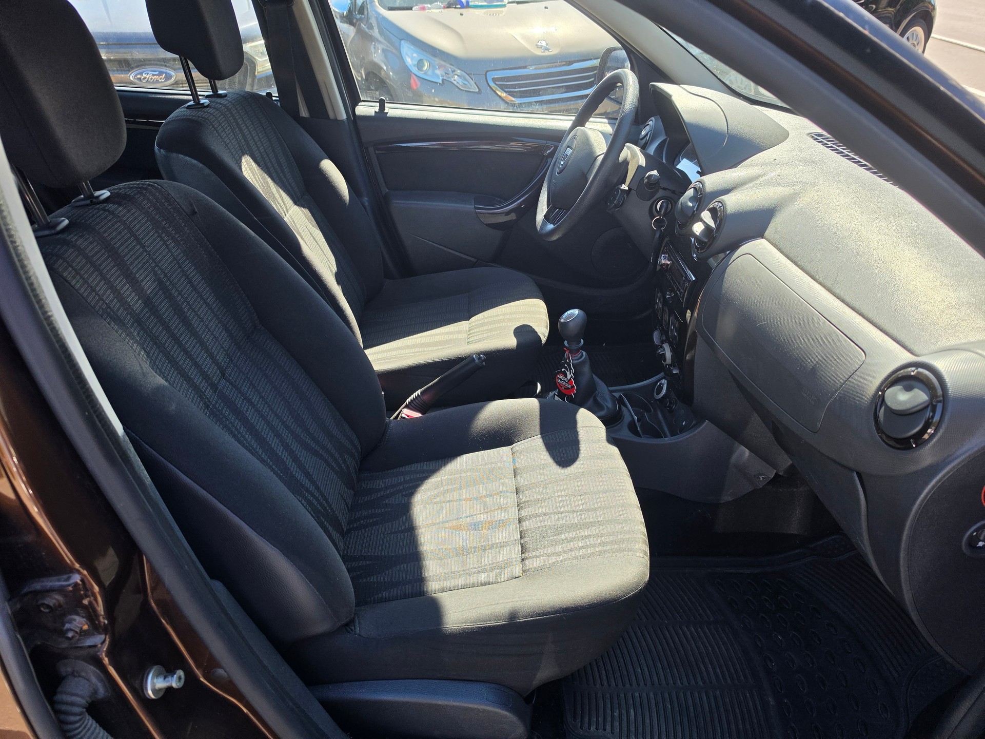 DACIA Duster 1.5 dCi Lauréate 4x4-image-10