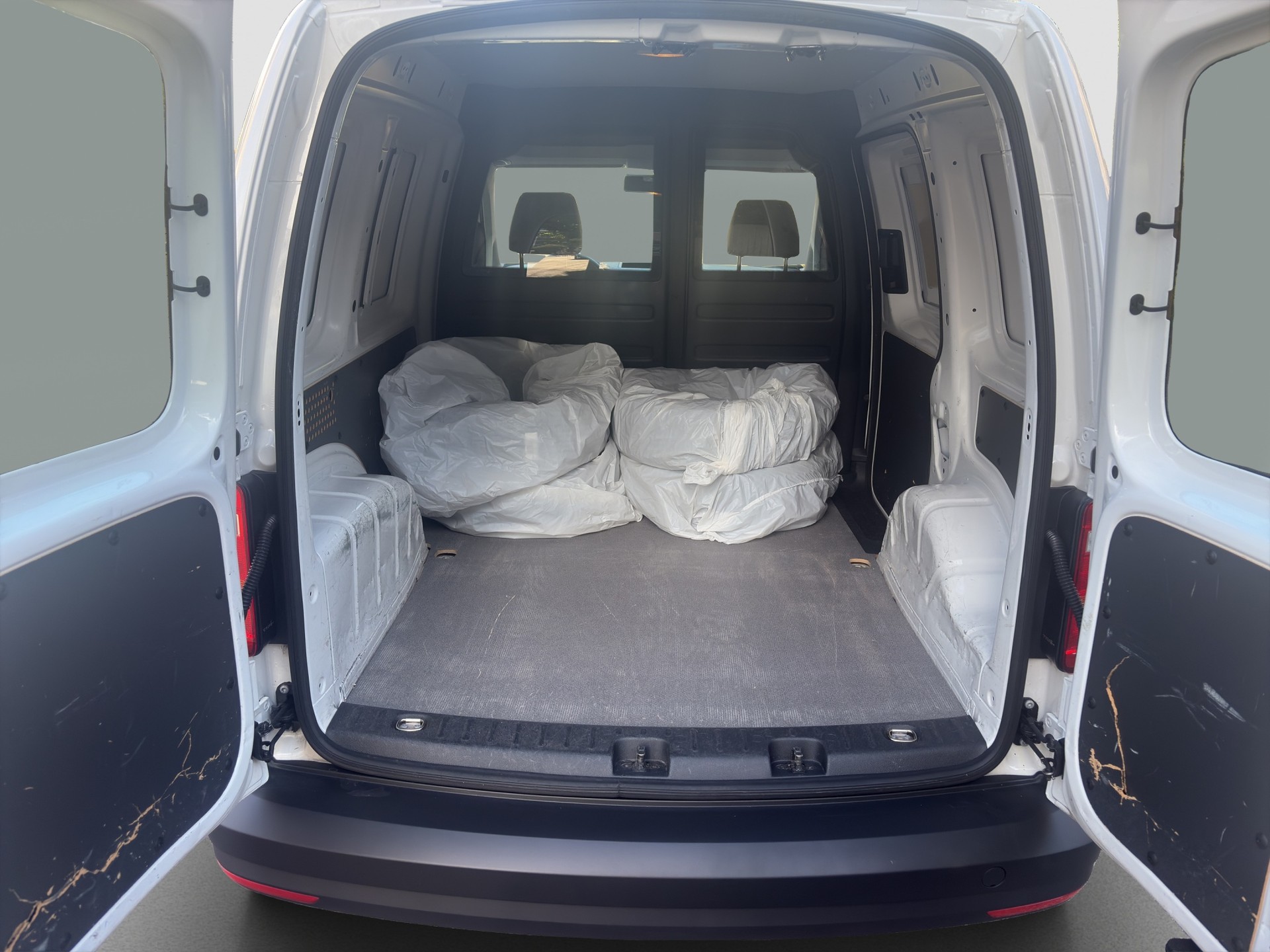 VW Caddy 1.2 TSI BlueMotion Technology-image-14