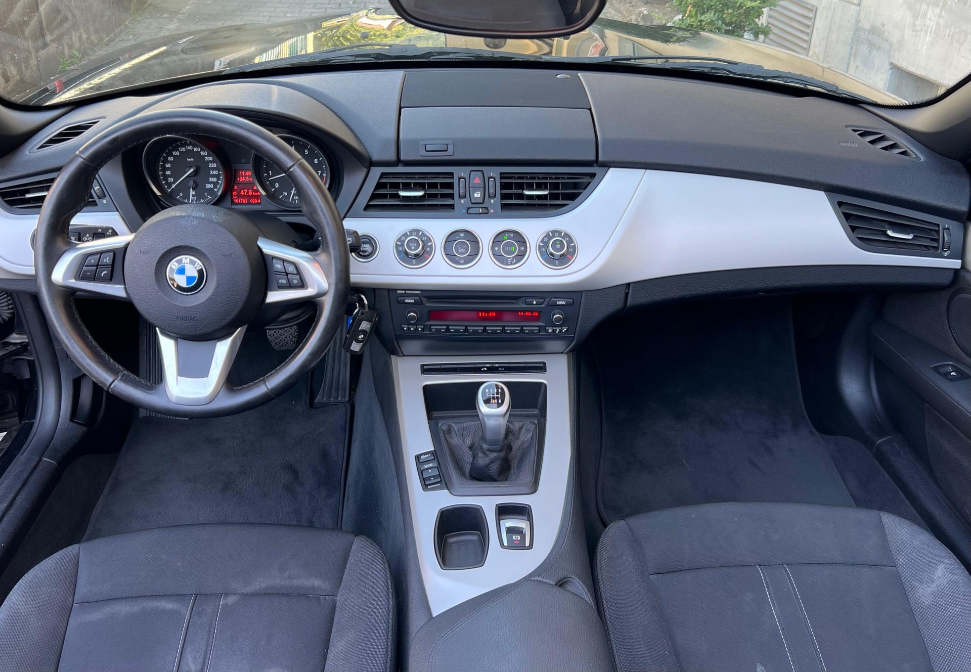 BMW Z4 sDrive23i-image-9