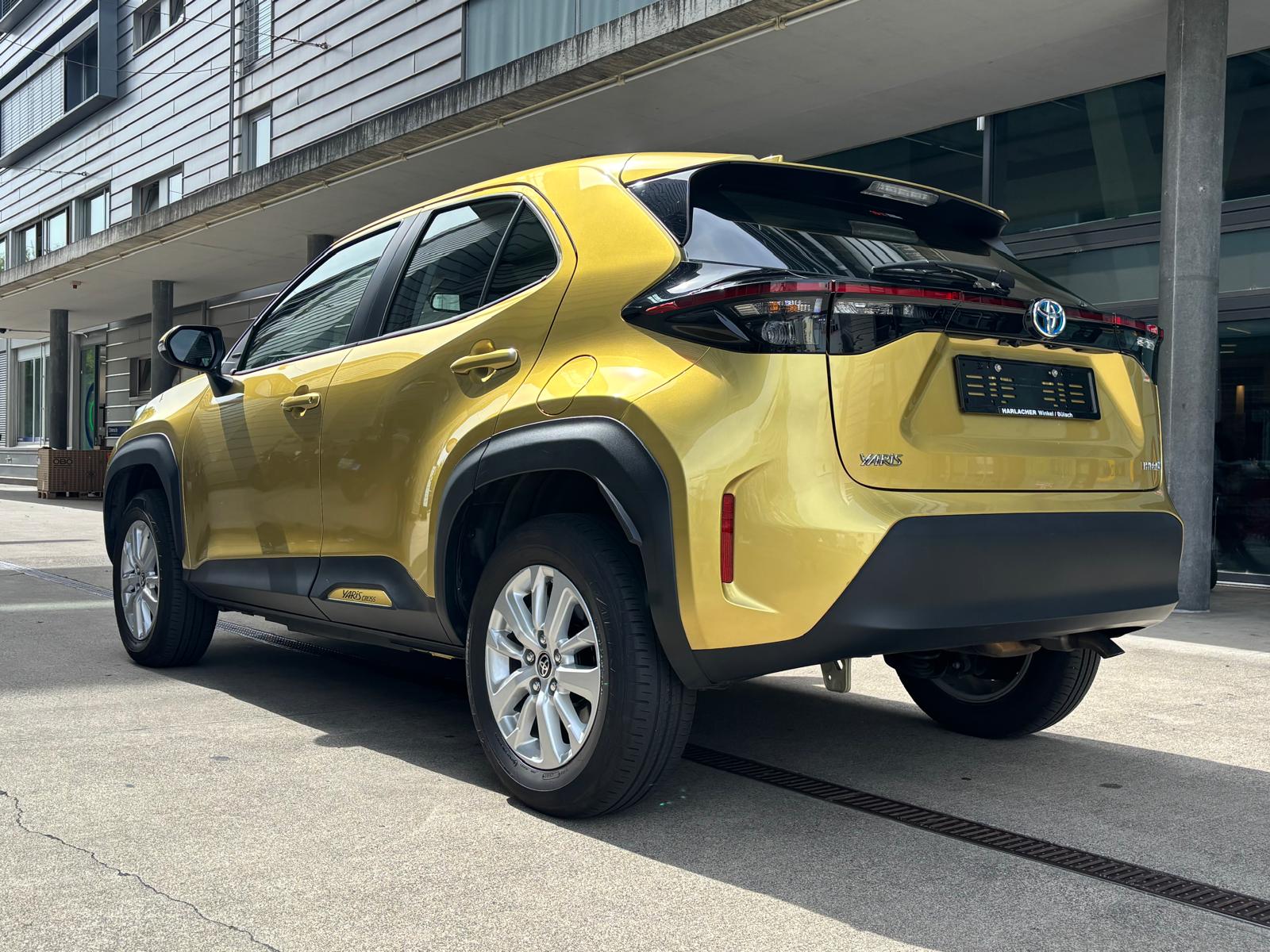 TOYOTA Yaris Cross 1.5 Comfort e-CVT-image-2