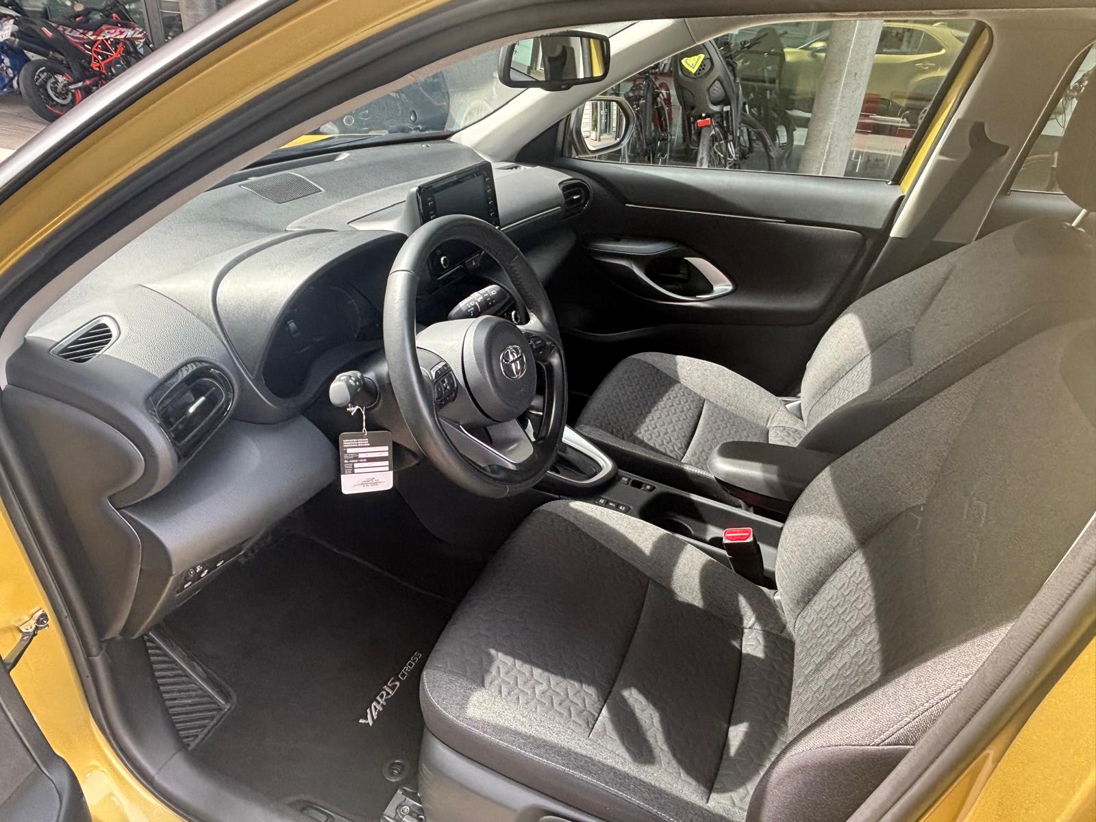 TOYOTA Yaris Cross 1.5 Comfort e-CVT-image-8